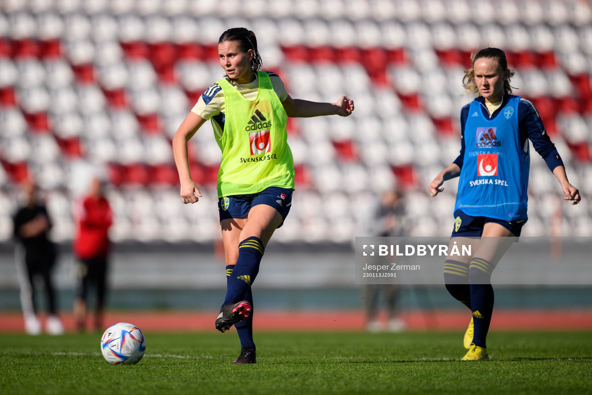Josefin Harrysson and Matilda Vinberg of the Swedish