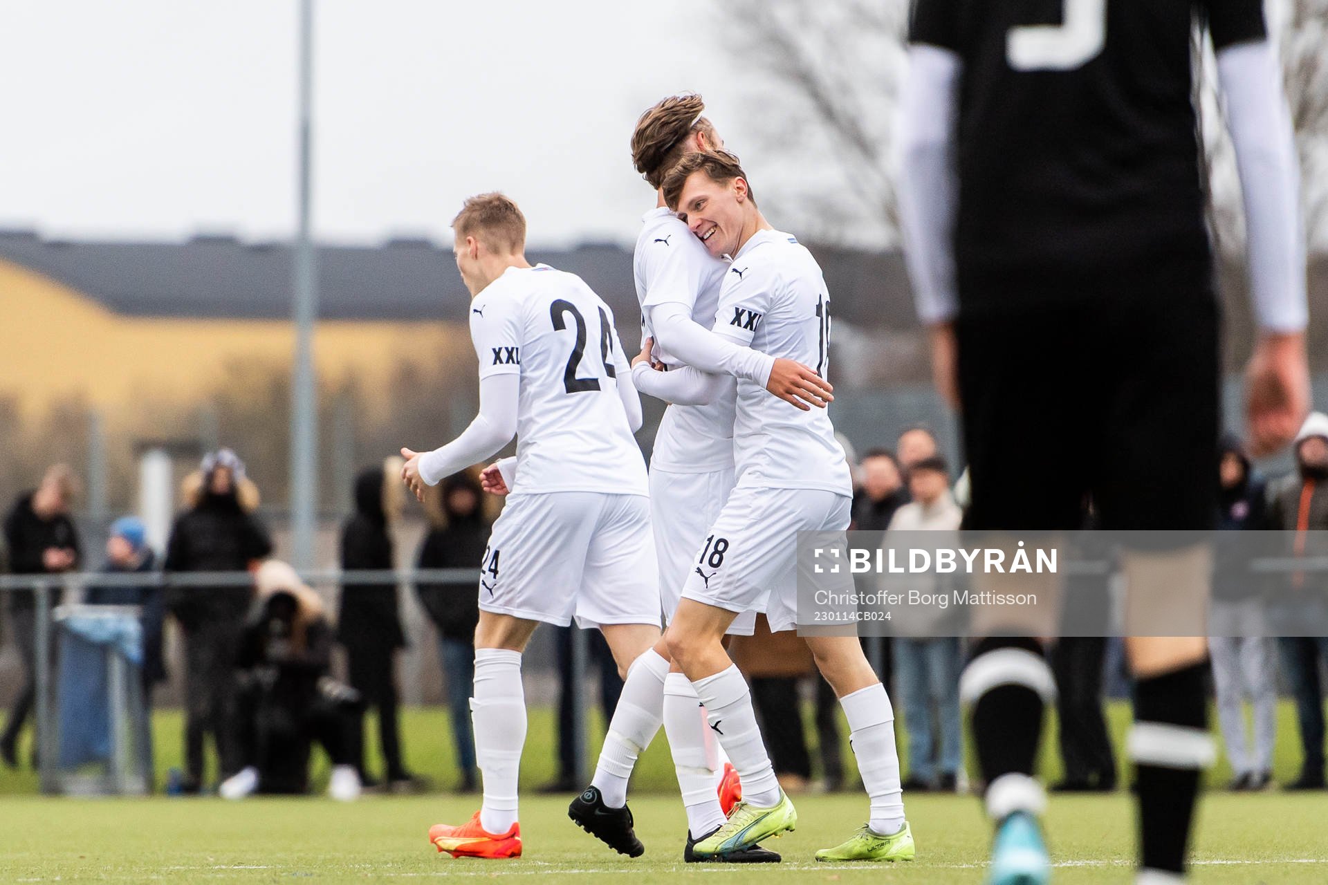 Helsingborgs Anton Nilsson jublar efter 0-5 målet under träningsmatchen i fotboll i mellan Ramlösa Södra och Helsingborg den 14 januari 2023 i Helsingborg.