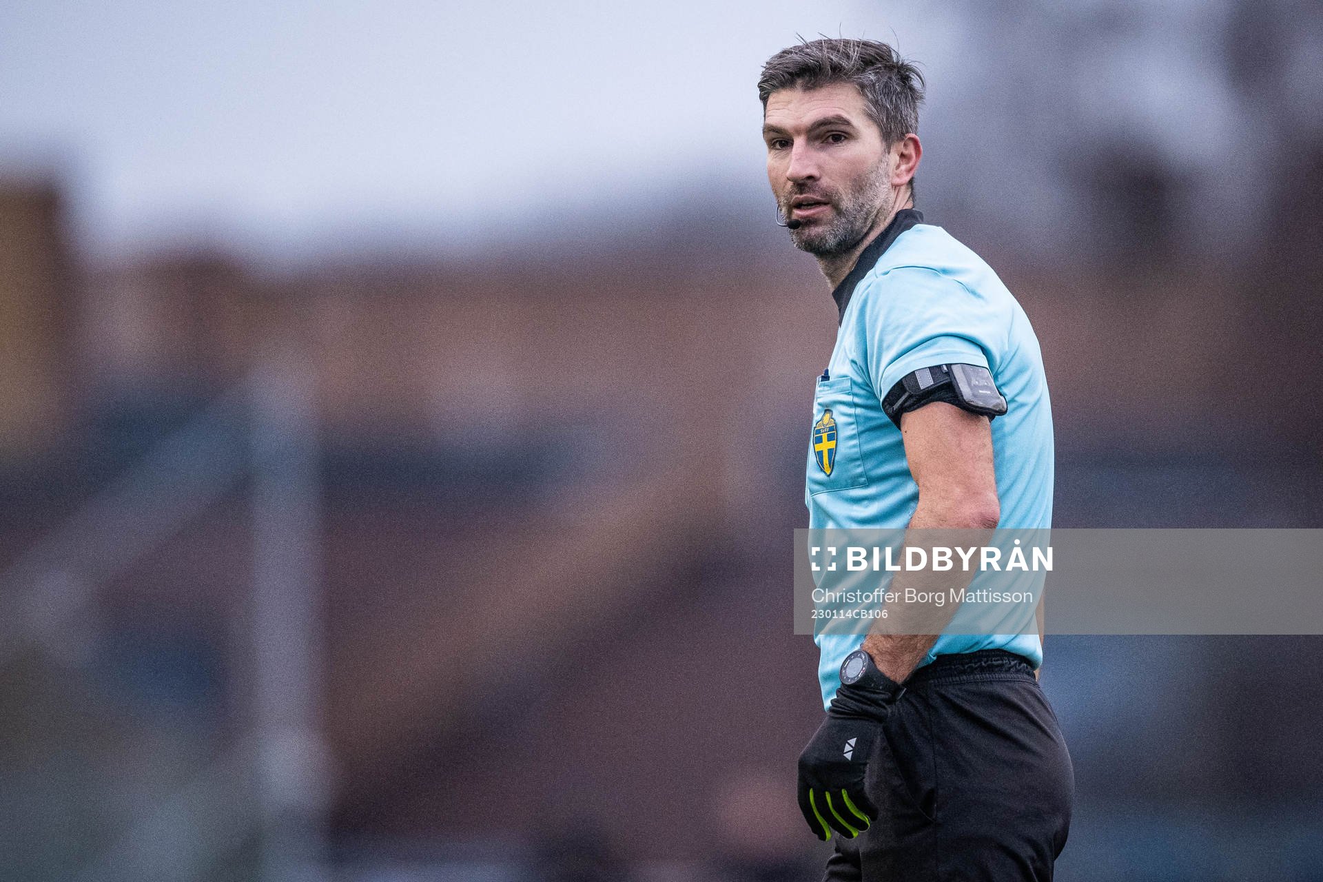 Domare Fatmir Ademi under träningsmatchen i fotboll i mellan Ramlösa Södra och Helsingborg den 14 januari 2023 i Helsingborg.