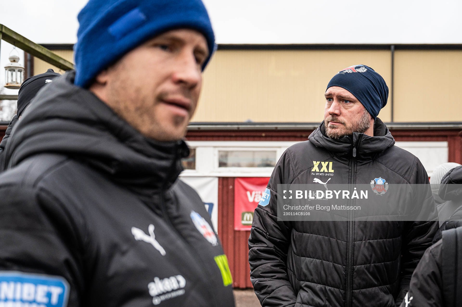 Helsingborgs sportchef med tränare Mattias Lindström i