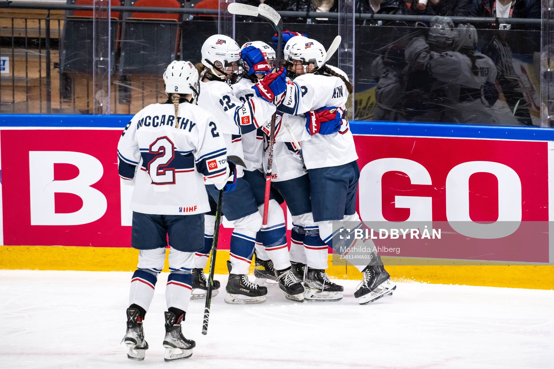 Players of USA celebrate 1-0 by Lucia Digirolamo