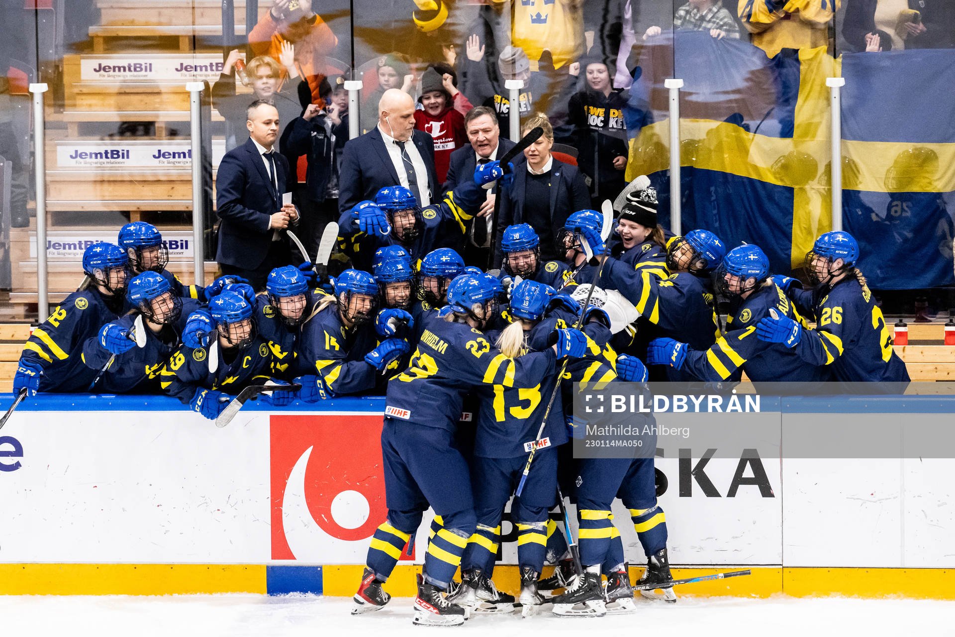 Mira Jungåker of Sweden celebrate with teammates