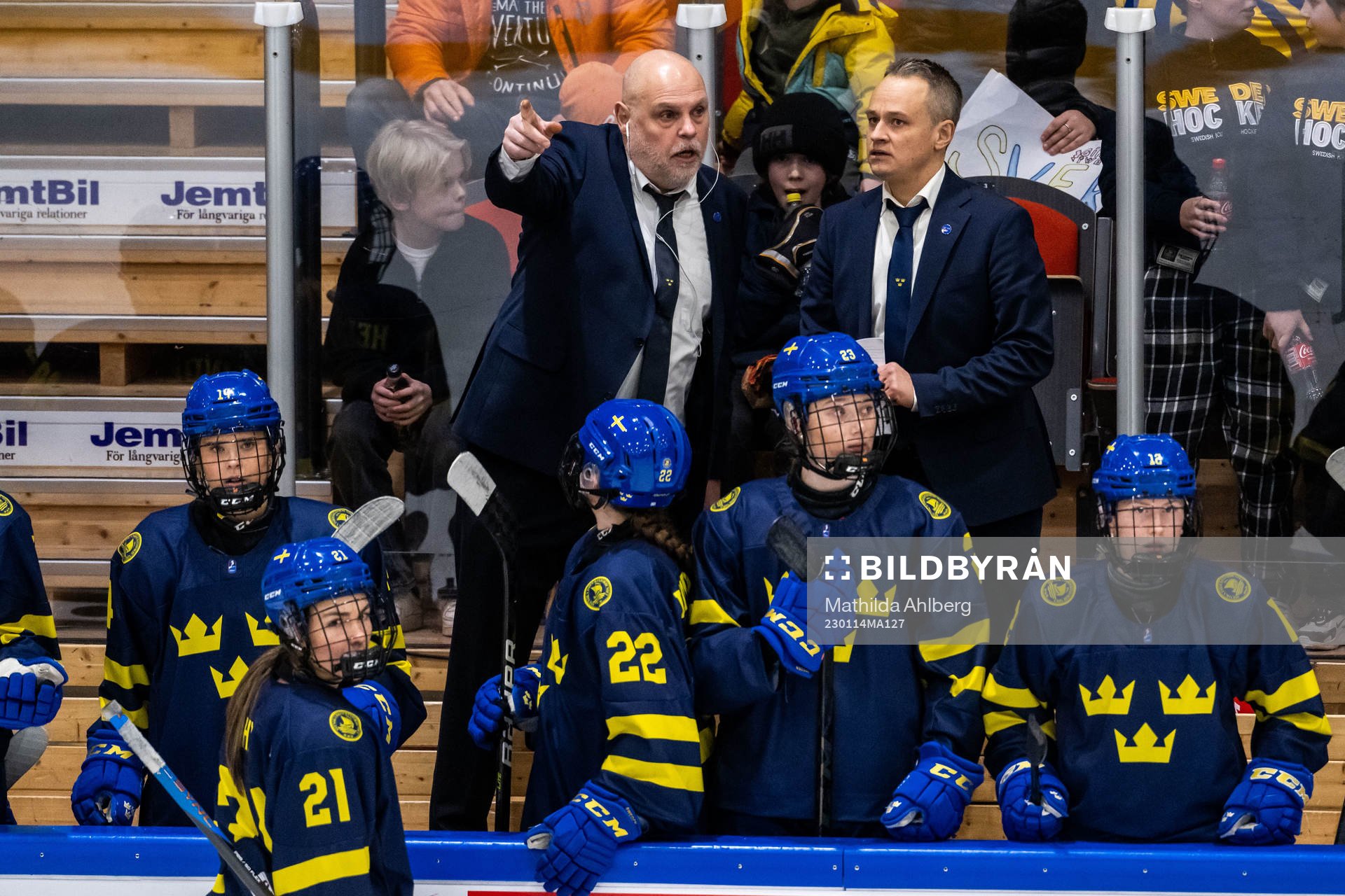 Assistant coach Ulf Hall and head coach Andreas Karlsson of