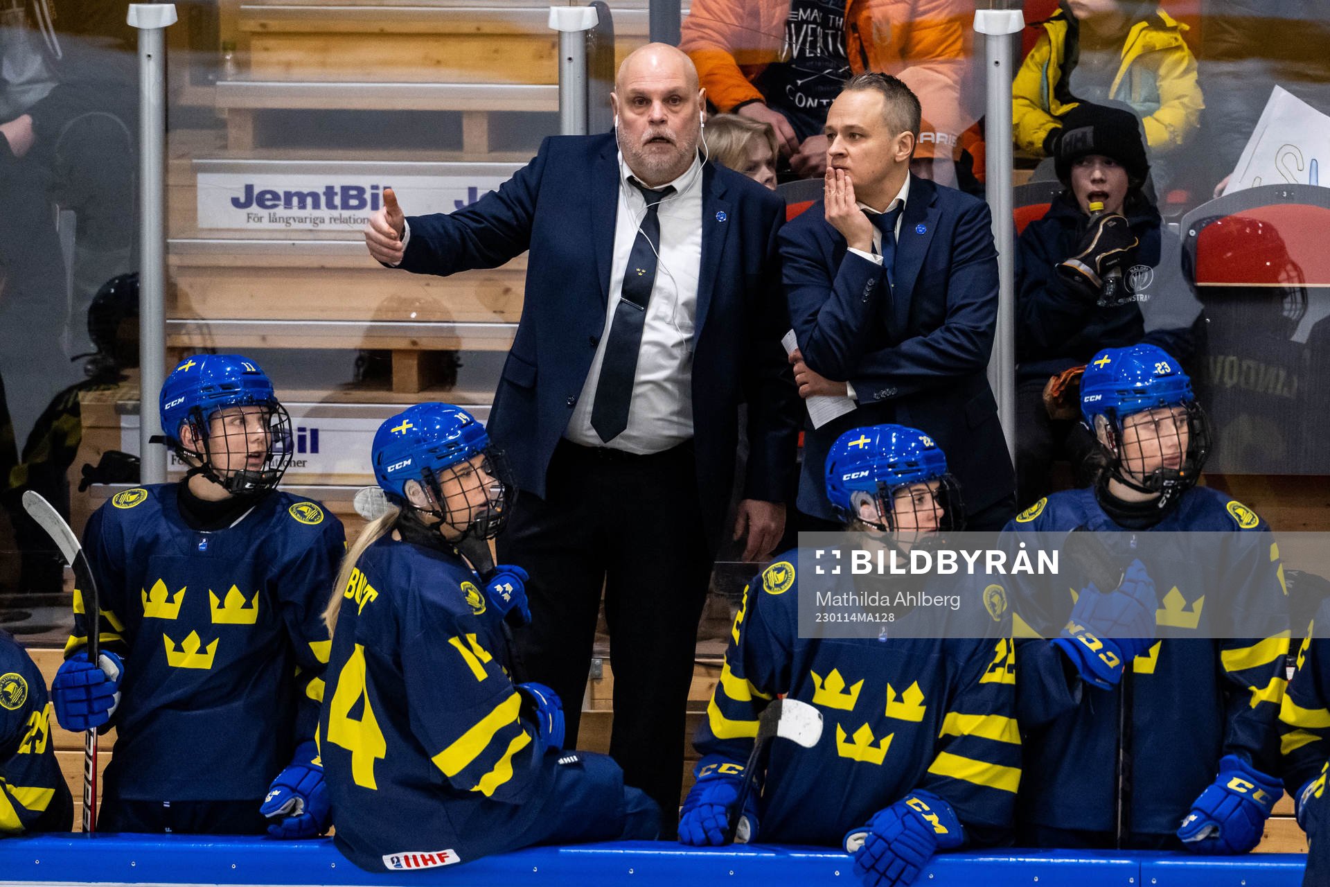 Assistant coach Ulf Hall and head coach Andreas Karlsson of
