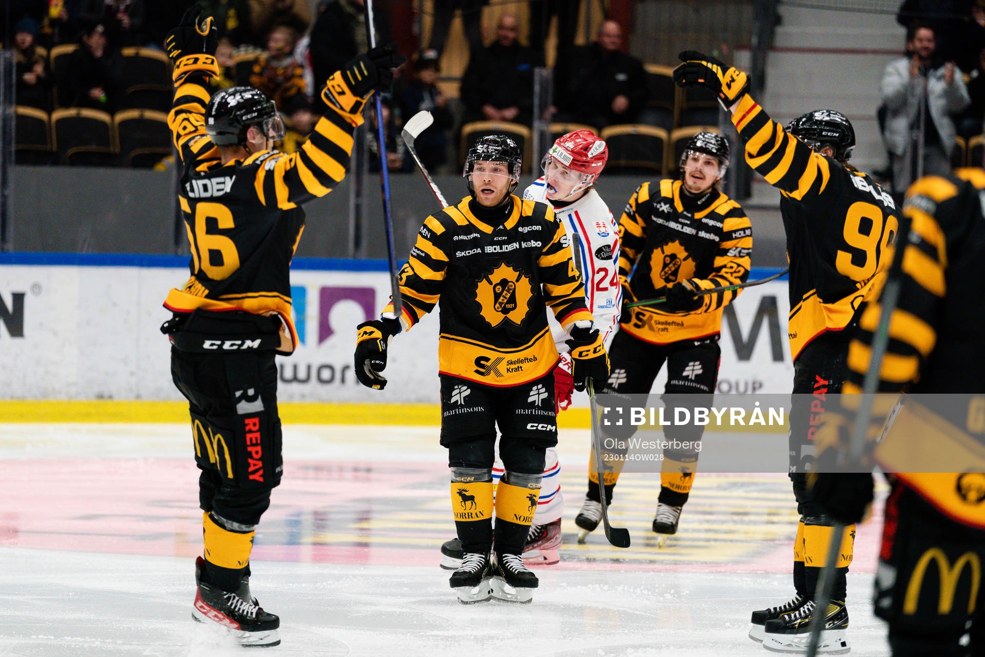 Skellefteås Anton Olsson och Filip Sandberg jublar