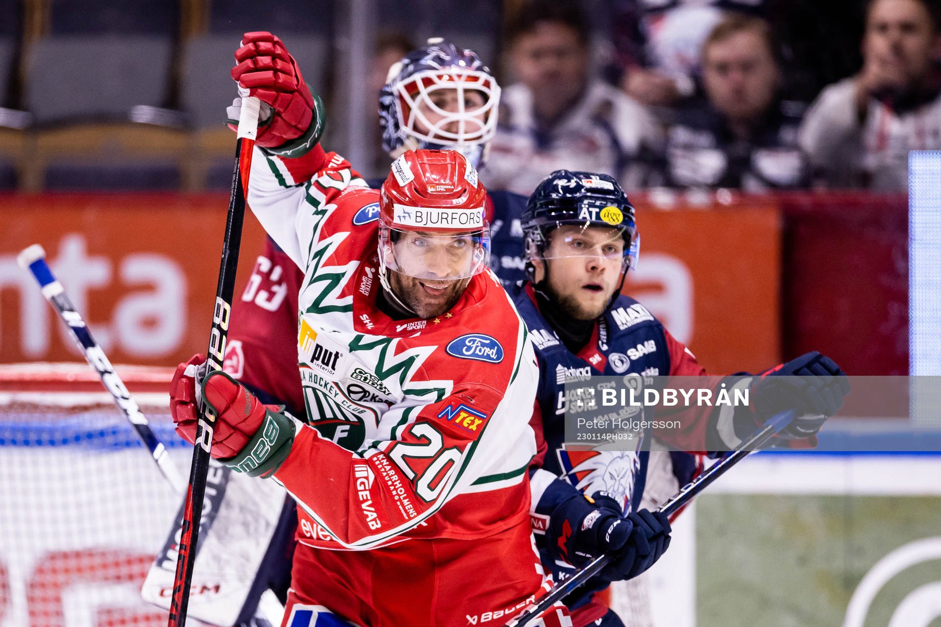 Frölundas Joel Lundqvist framför Linköpings Jesper