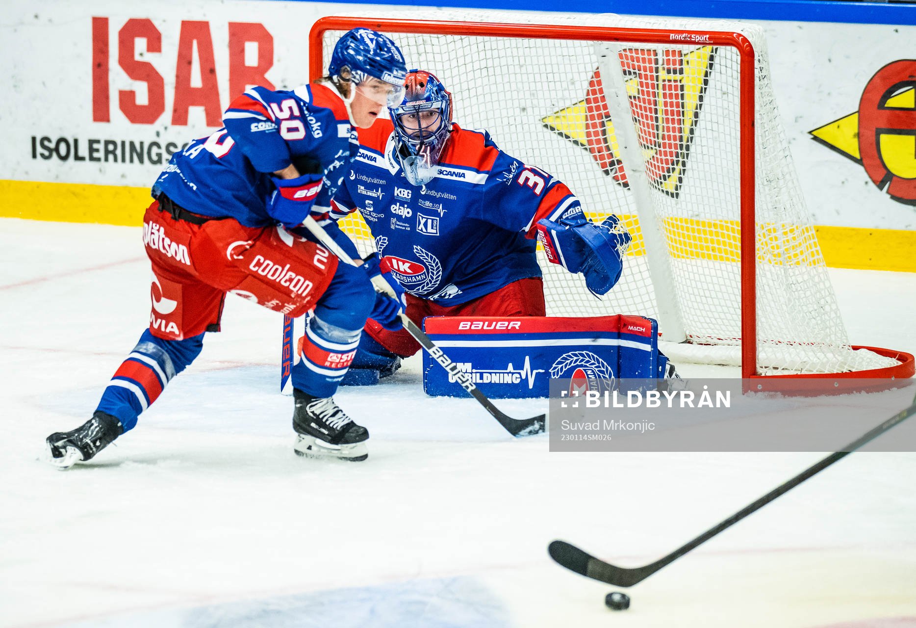 Oskarshamns Juuso Riikola och målvakt Tim Juel