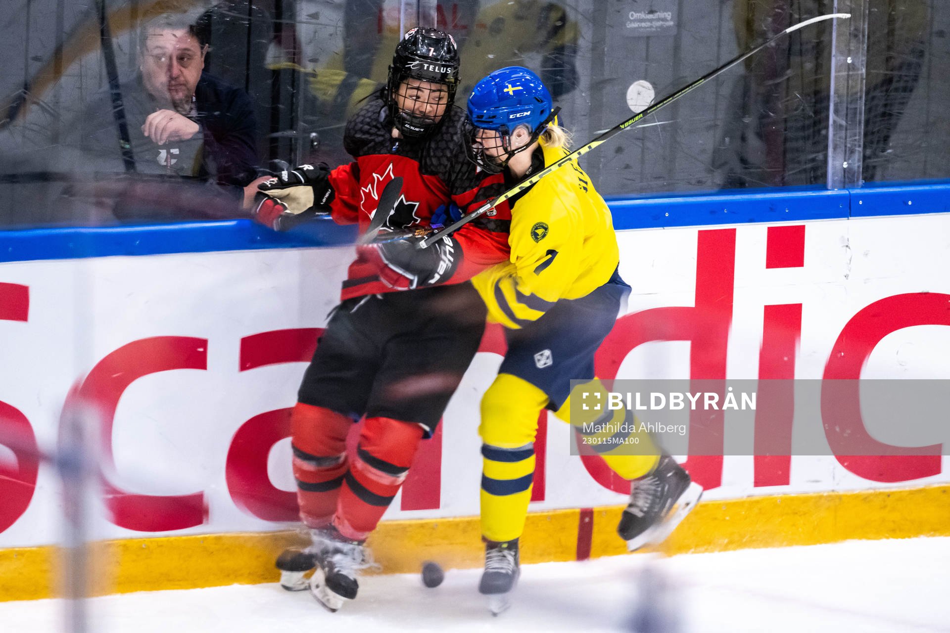 Mackenzie Alexander of Canada and Maja Ålenius of Sweden