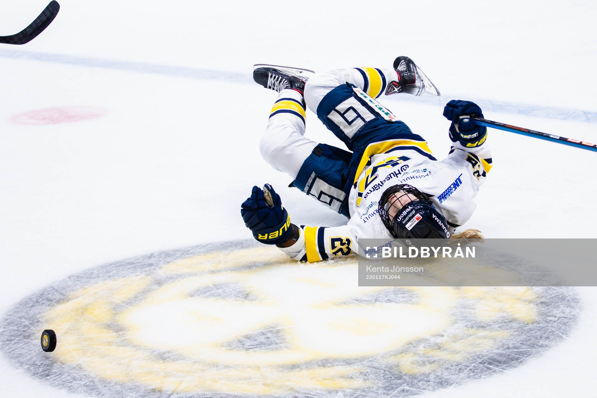 s Suvi Käyhkö faller