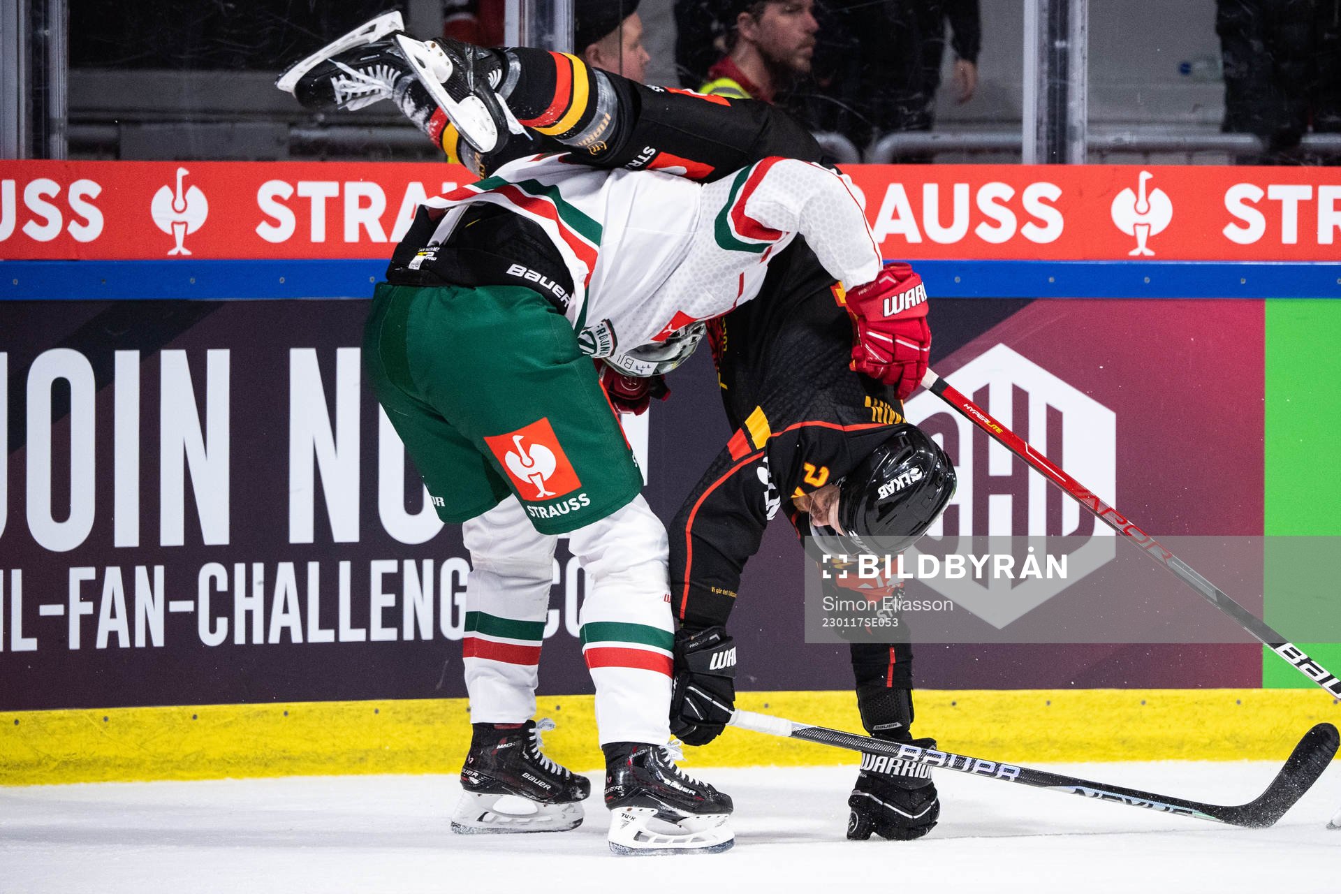 Frölundas Anders Grönlund och Luleås Brendan Shinnimin