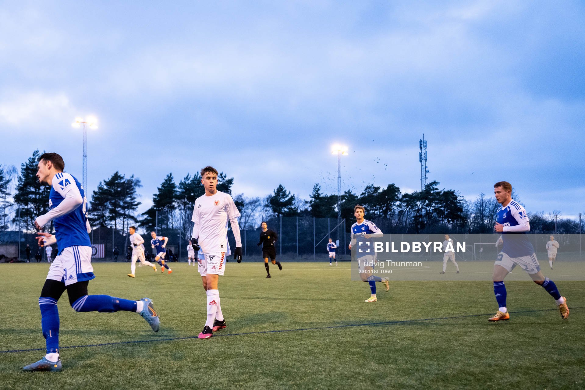 Kalmars Simon Skrabb under fotboll i träningsmatchen mellan Kalmar och Lyngby den 18 januari 2023 i Höllviken. 