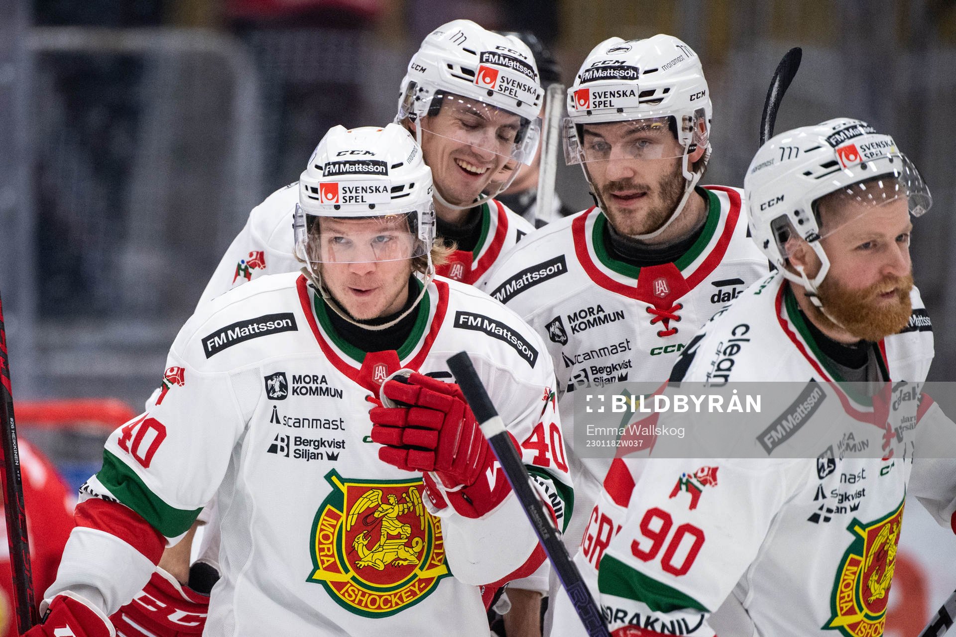 Moras Anton Heikkinen jublar med lagkamrater