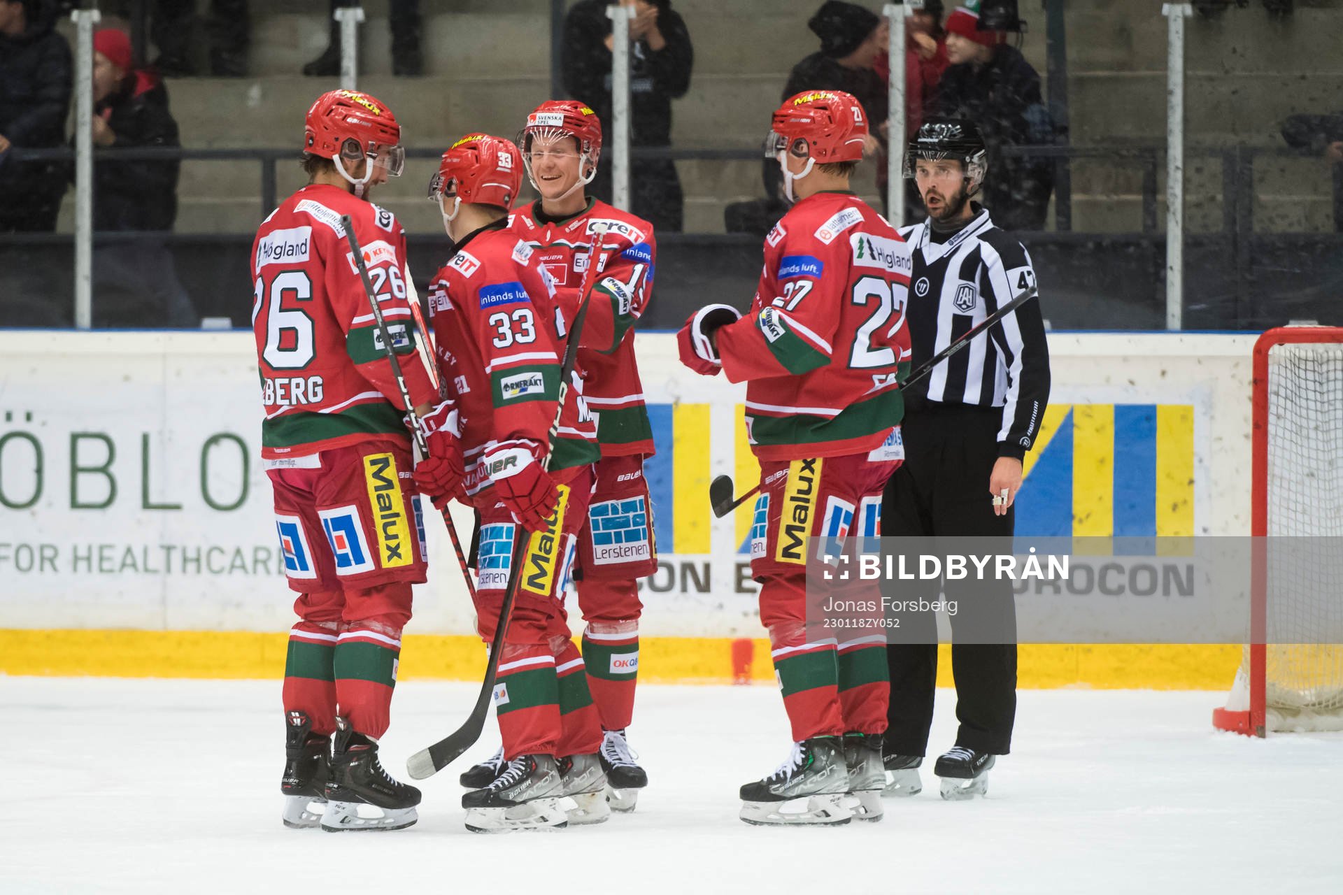 Modos Erik Karlsson jublar