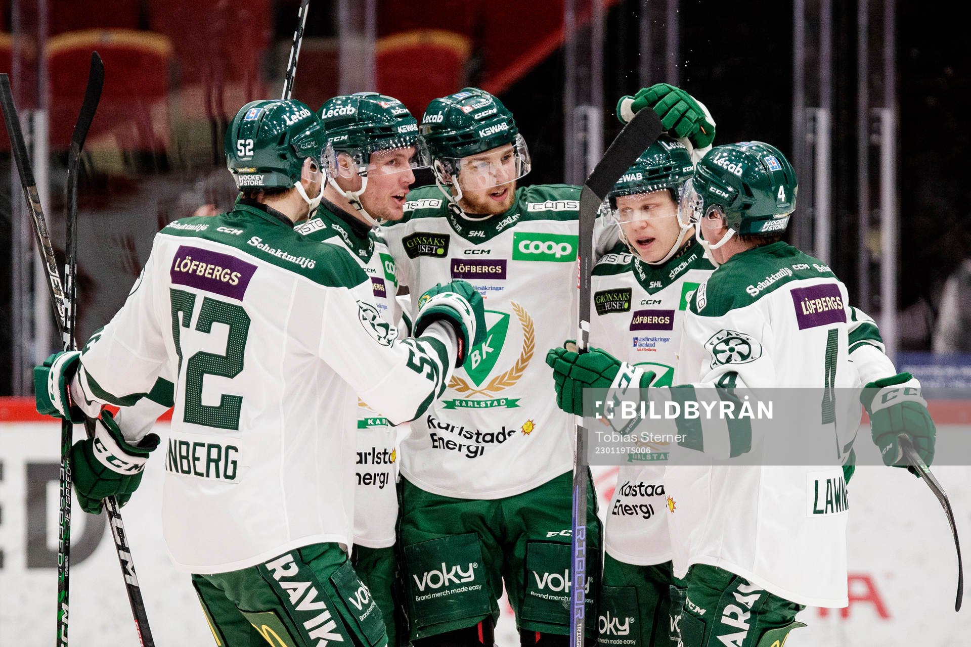 Färjestads Marcus Westfält jublar med lagkamrater