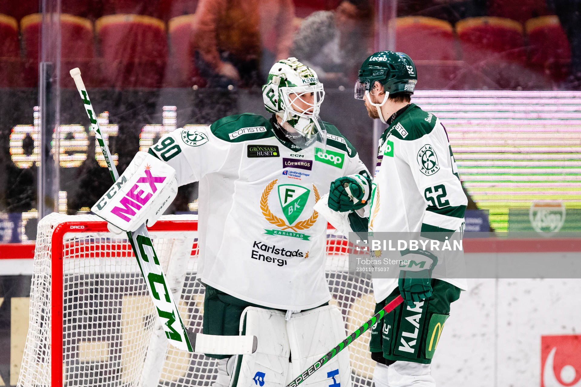 Färjestads målvakt Matthew Tomkins och August Tornberg