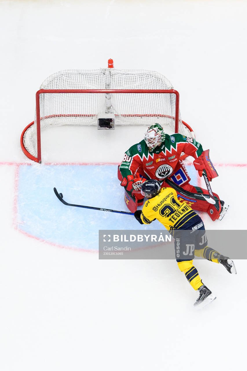 HV71s Mattias Tedenby gör 3-1 bakom Frölundas målvakt