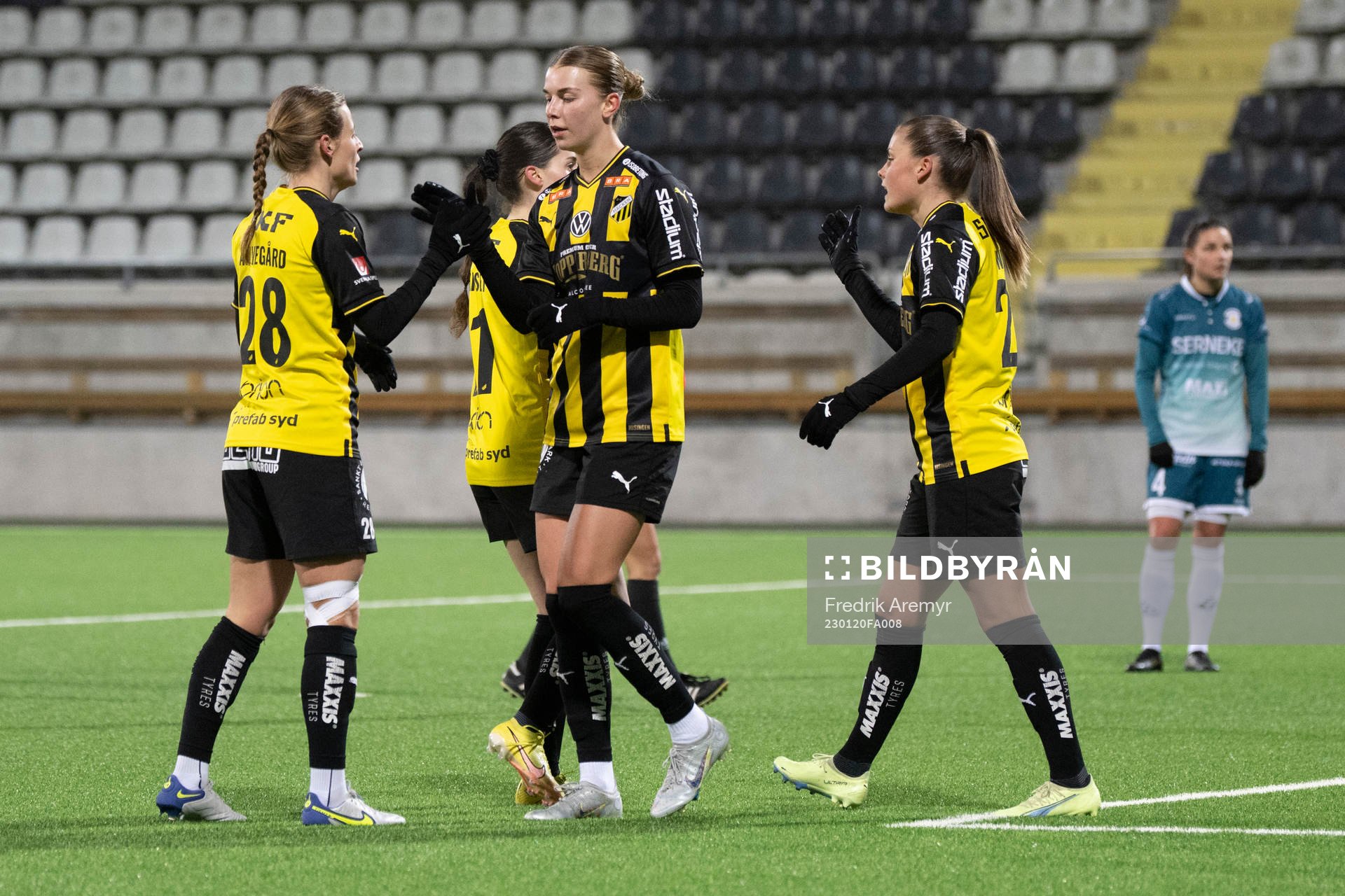 Häckens Anna Anvegård, Clarissa Larisey, Dilja Yr Zomers