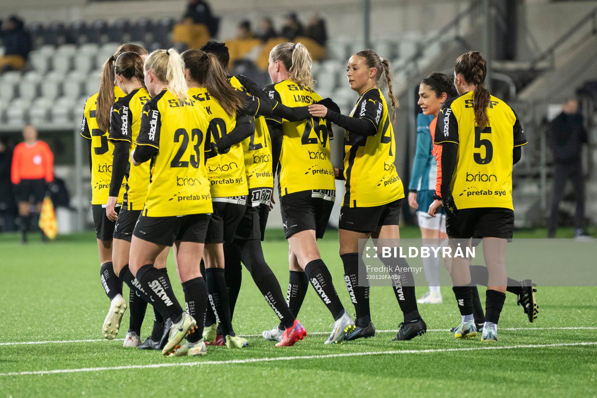 Häckens spelare jublar under träningsmatchen mellan Häcken och Alingsås den 20 januari 2023 i Göteborg. 