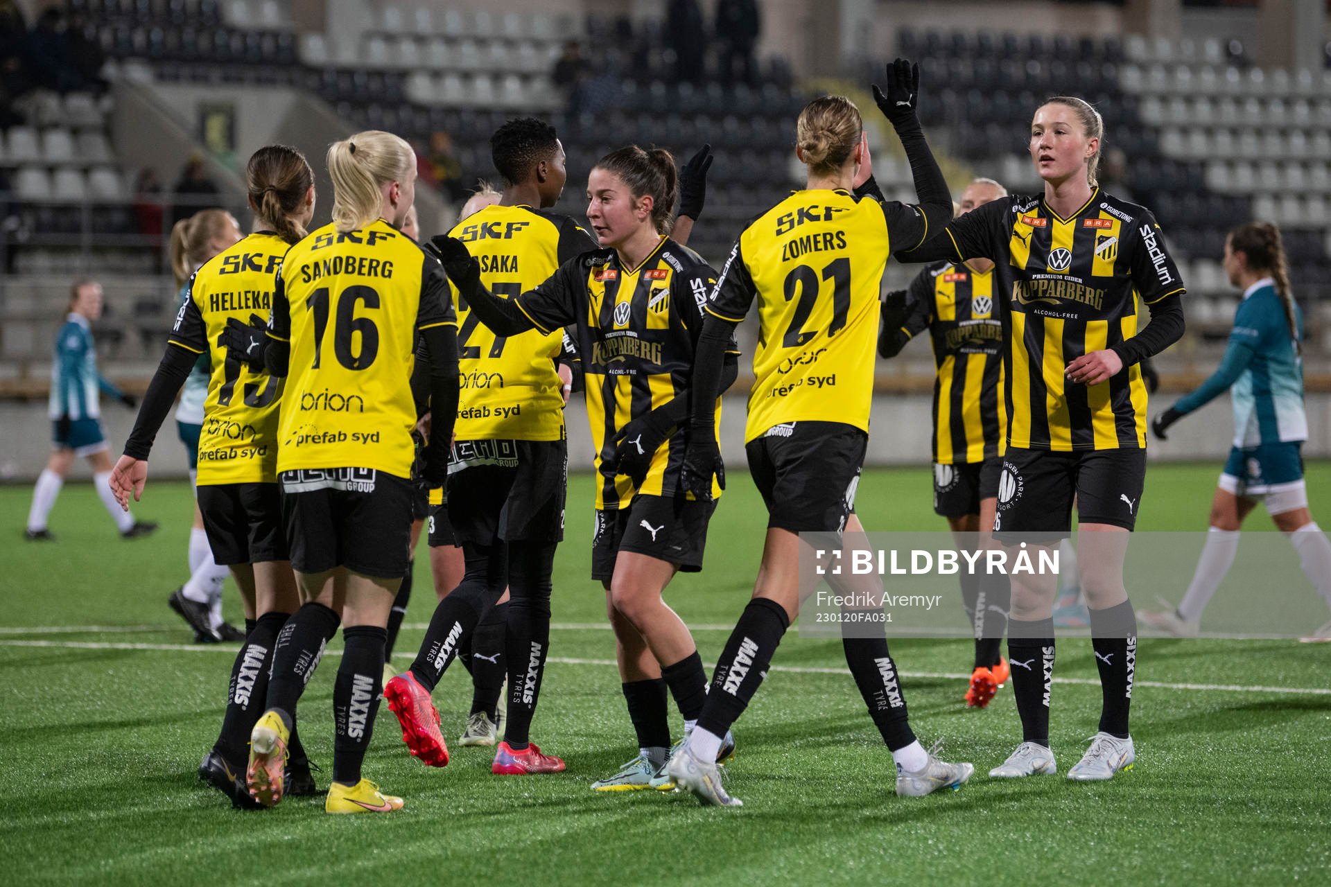 Häckens spelare jublar