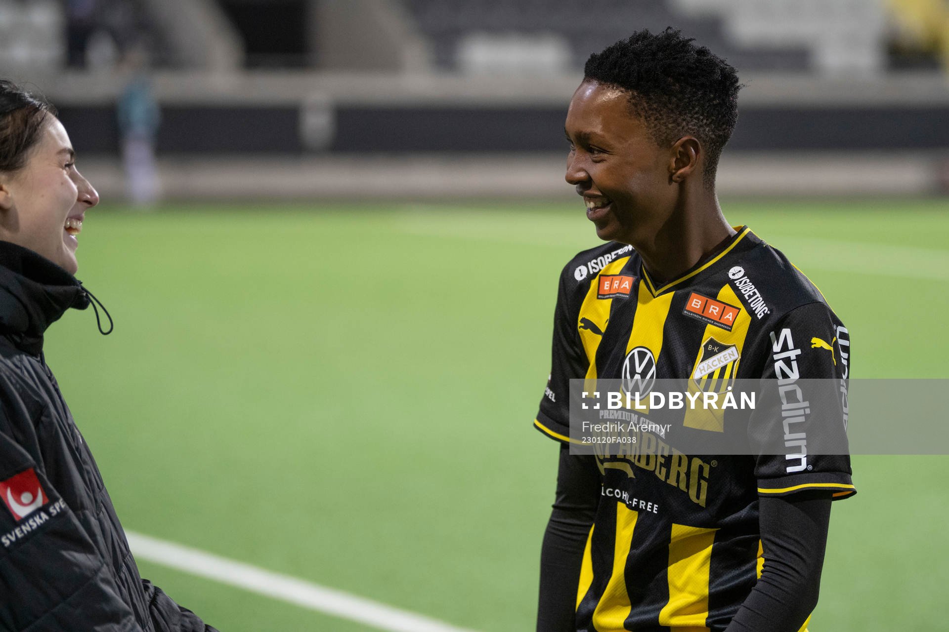 Häckens Aisha Masaka jublar efter träningsmatchen mellan Häcken och Alingsås den 20 januari 2023 i Göteborg. 