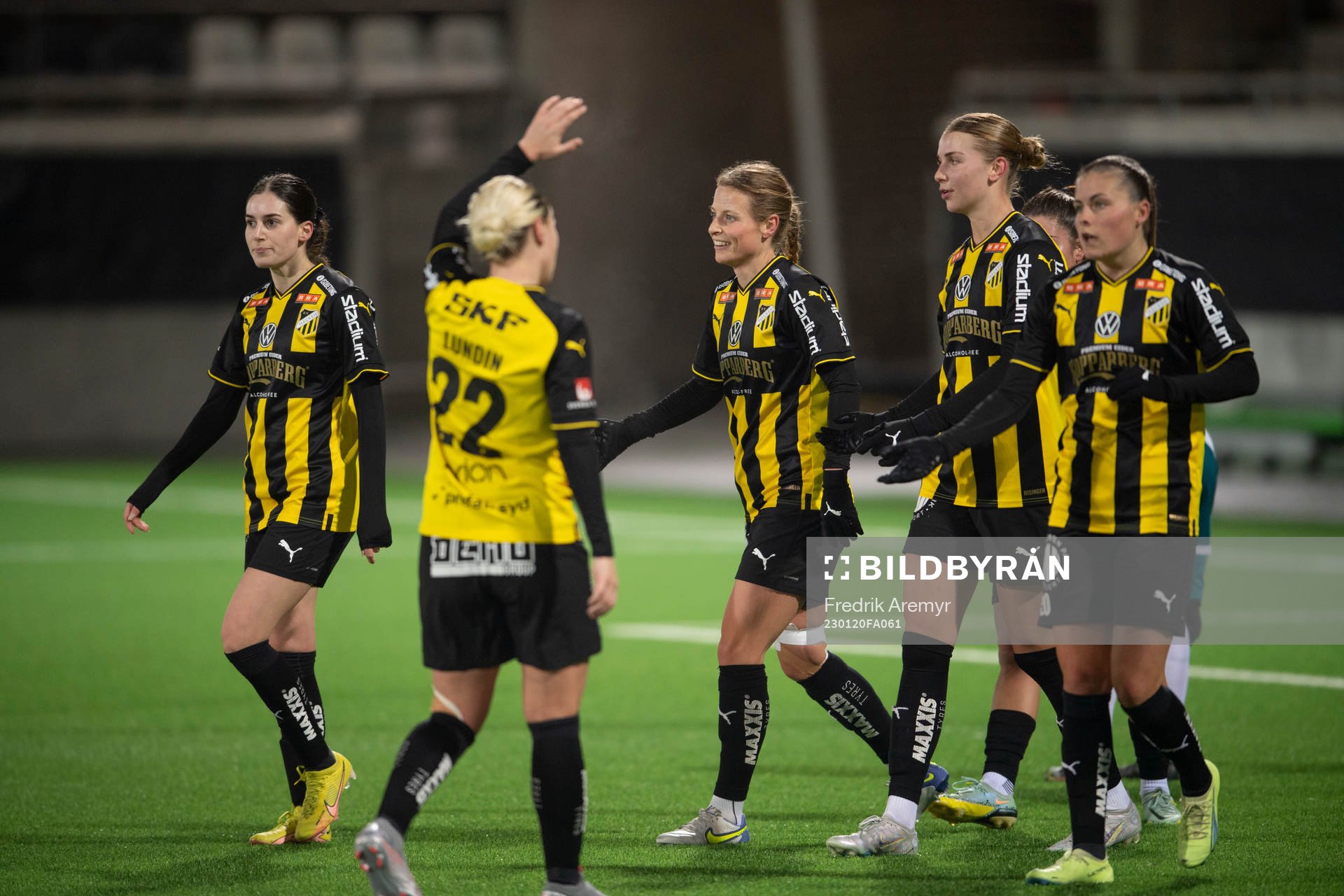 Häckens Clarissa Larisey, Anna Anvegård, Dilja Yr Zomers