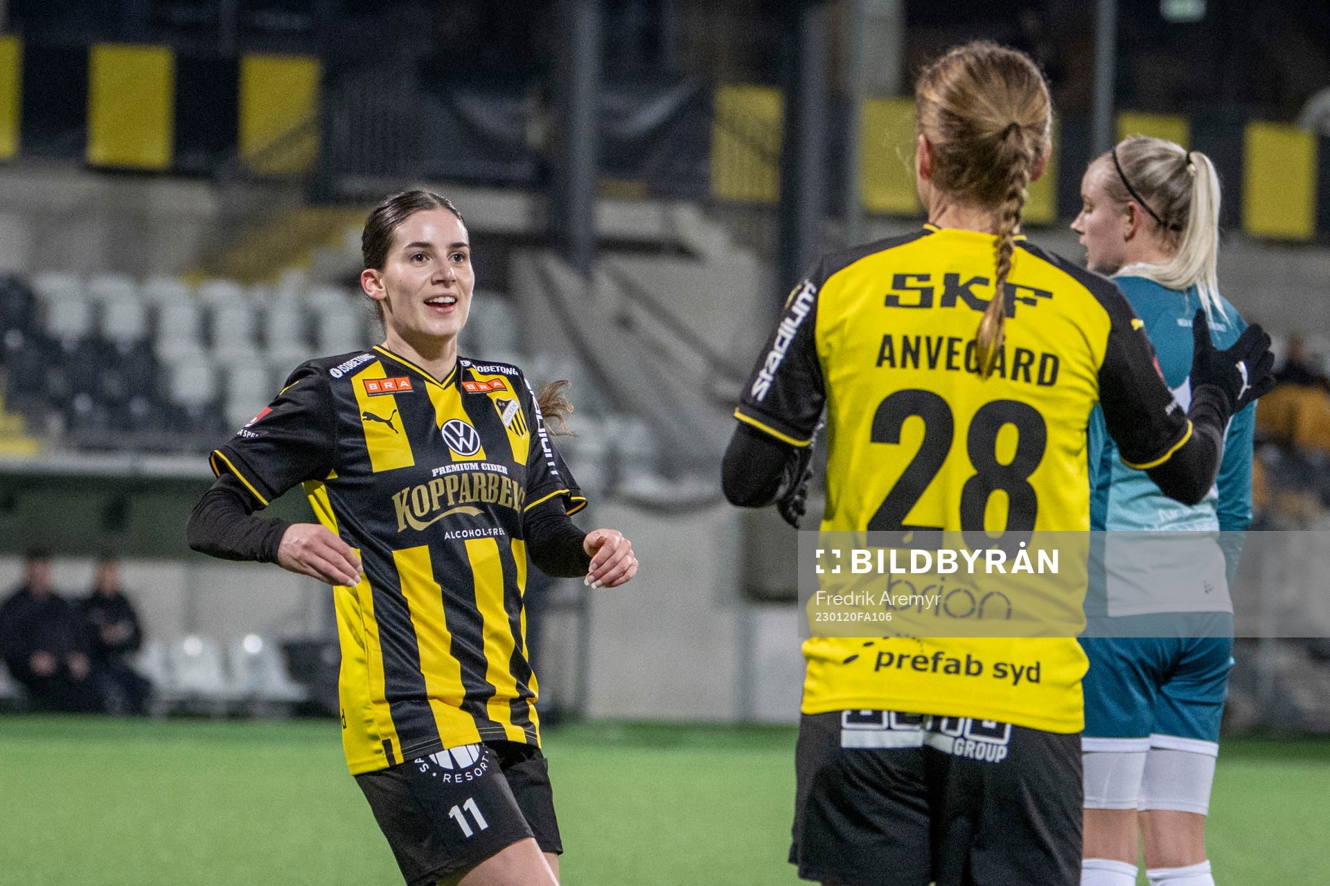 Häckens Clarissa Larisey ovh Anna Anvegård jublar