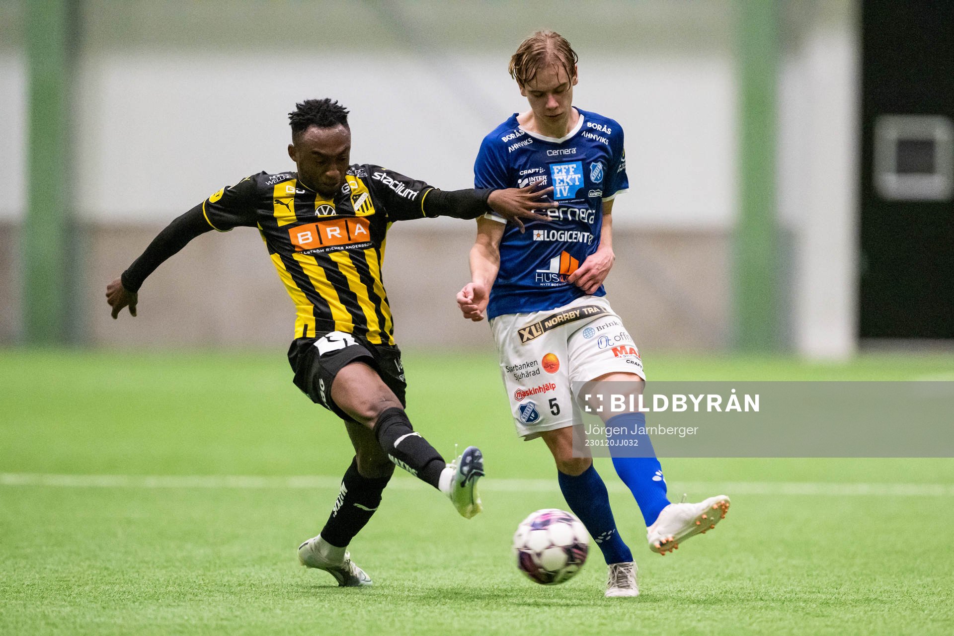 Häckens Benie Traore och Norrbys Vidar Svendsen