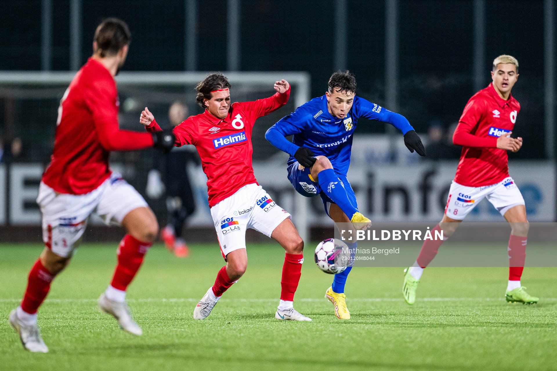 Degerfors Carl Ljungberg och IFK Göteborgs Hussein Carneil