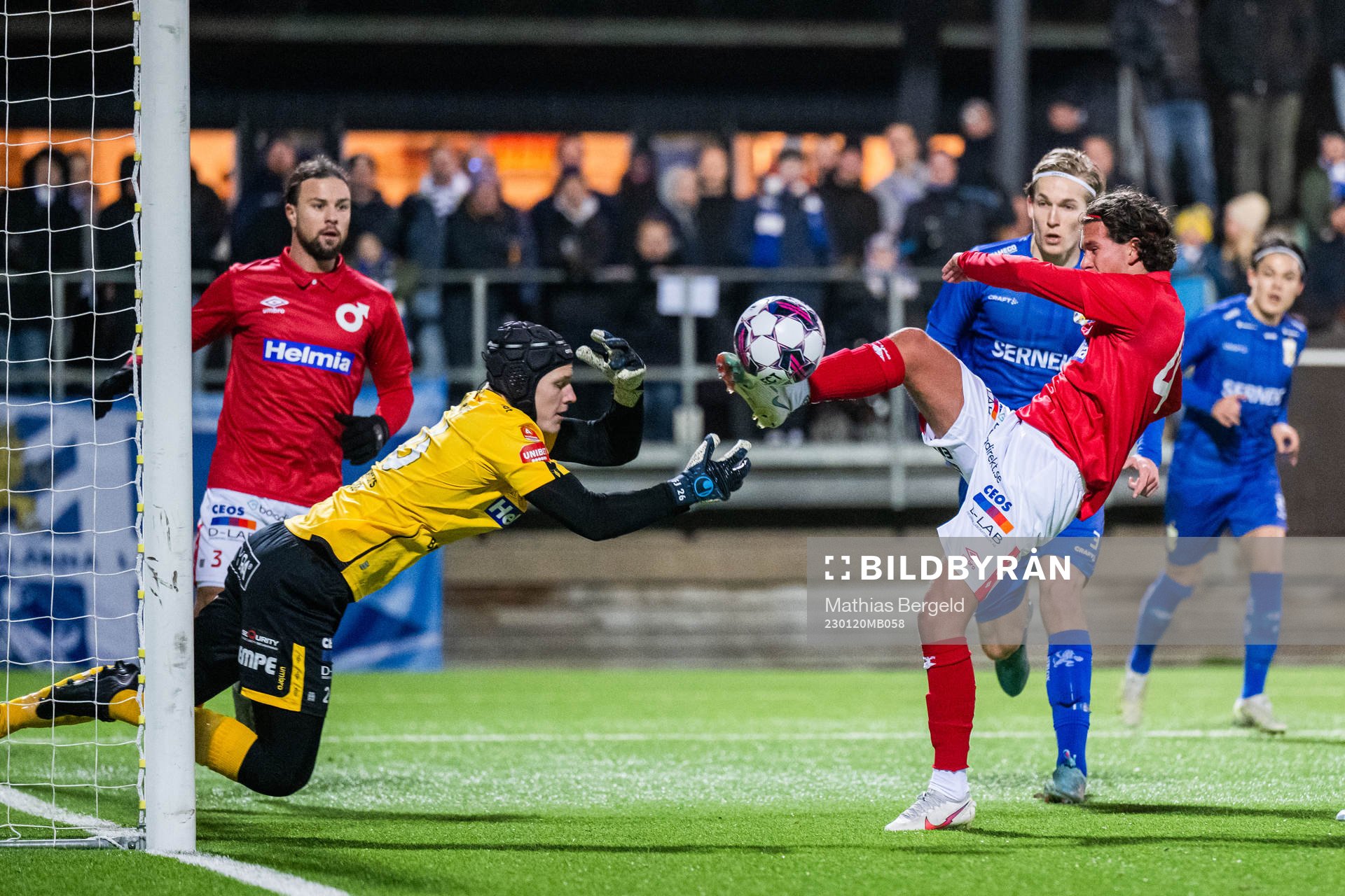 Degerfors målvakt Filip Järlesand och Carl Ljungbergunder