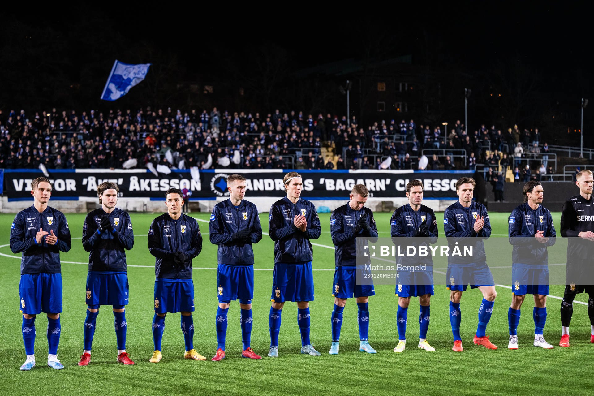 IFK Göteborgs spelare hedrar avlidna Viktor Åkesson och