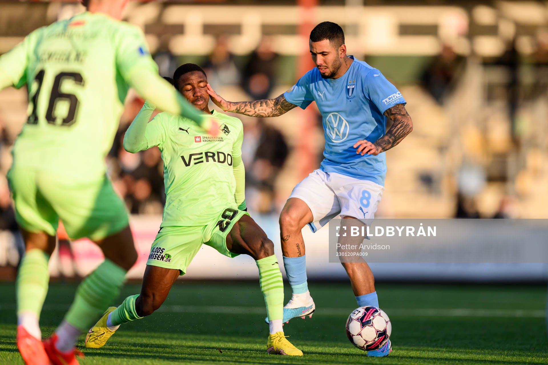 Randers Mustapha Ubandoma och Malmö FFs Sergio Pena