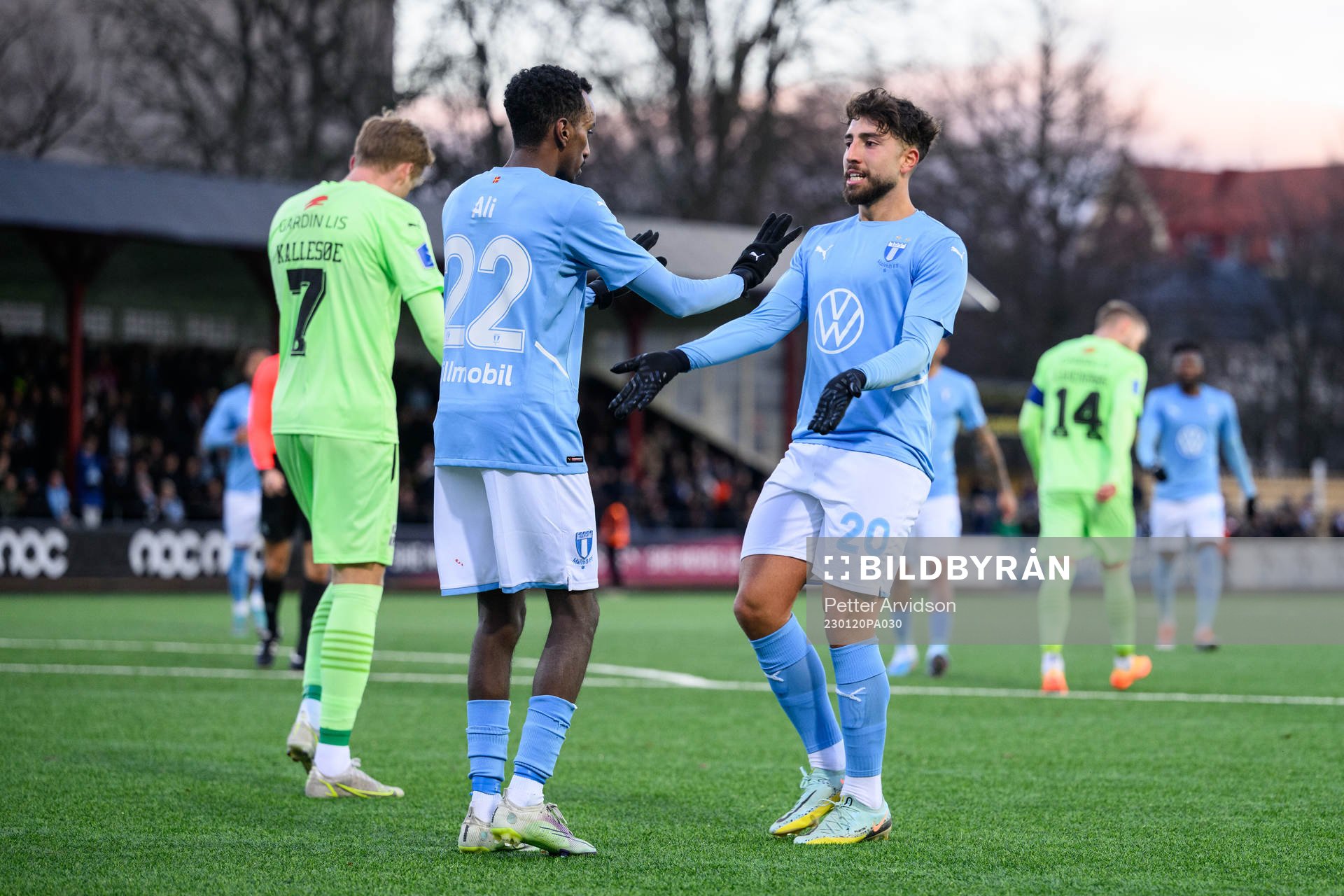 Malmö FFs Taha Ali och Moustafa Zeidan jublar