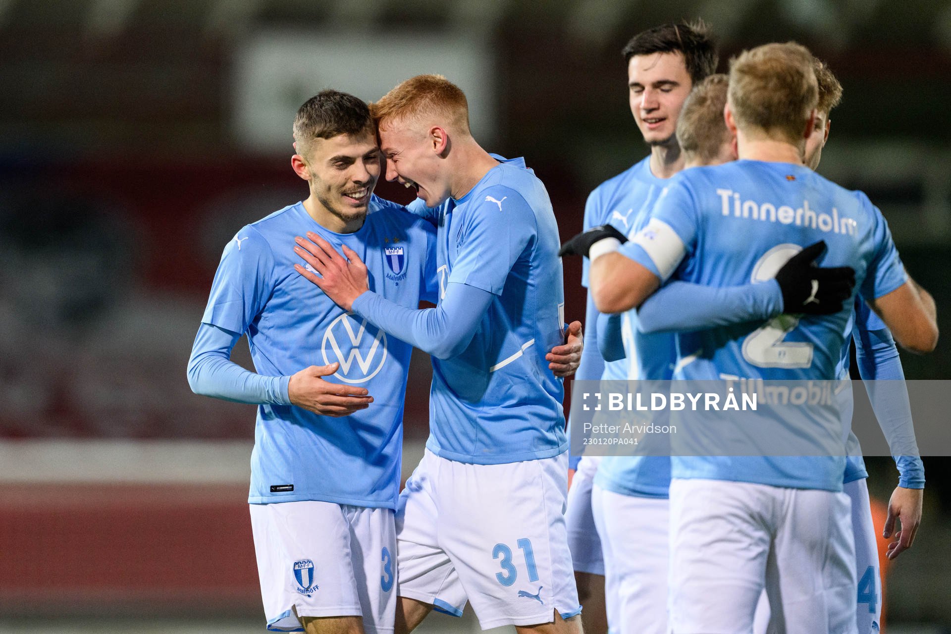 Malmö FFs Patriot Sejdiu och Hugo Larsson jublar