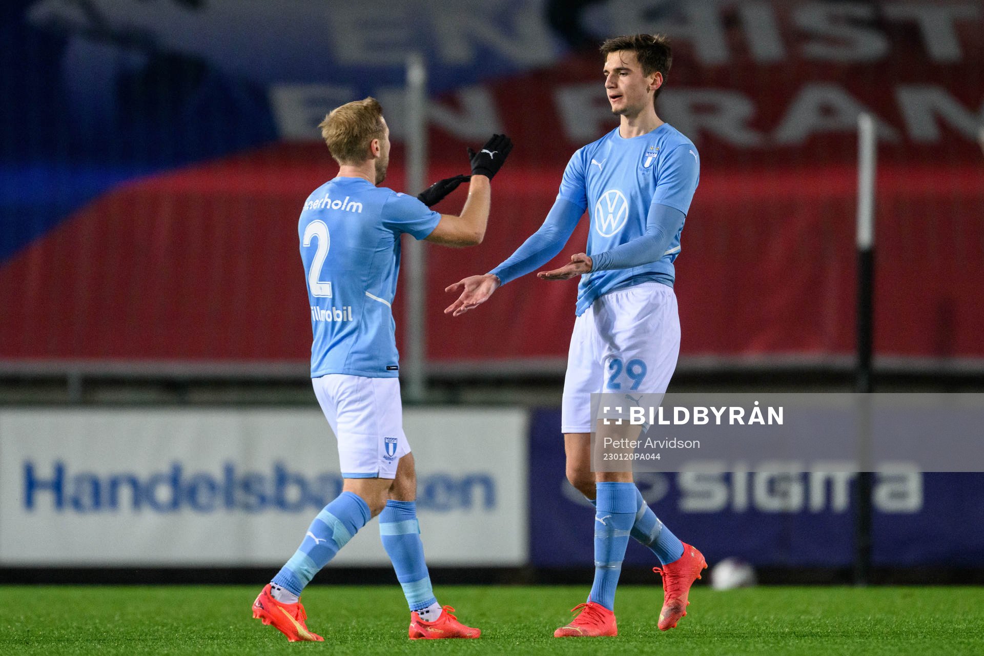 Malmö FFs Anton Tinnerholm och Noah Eile