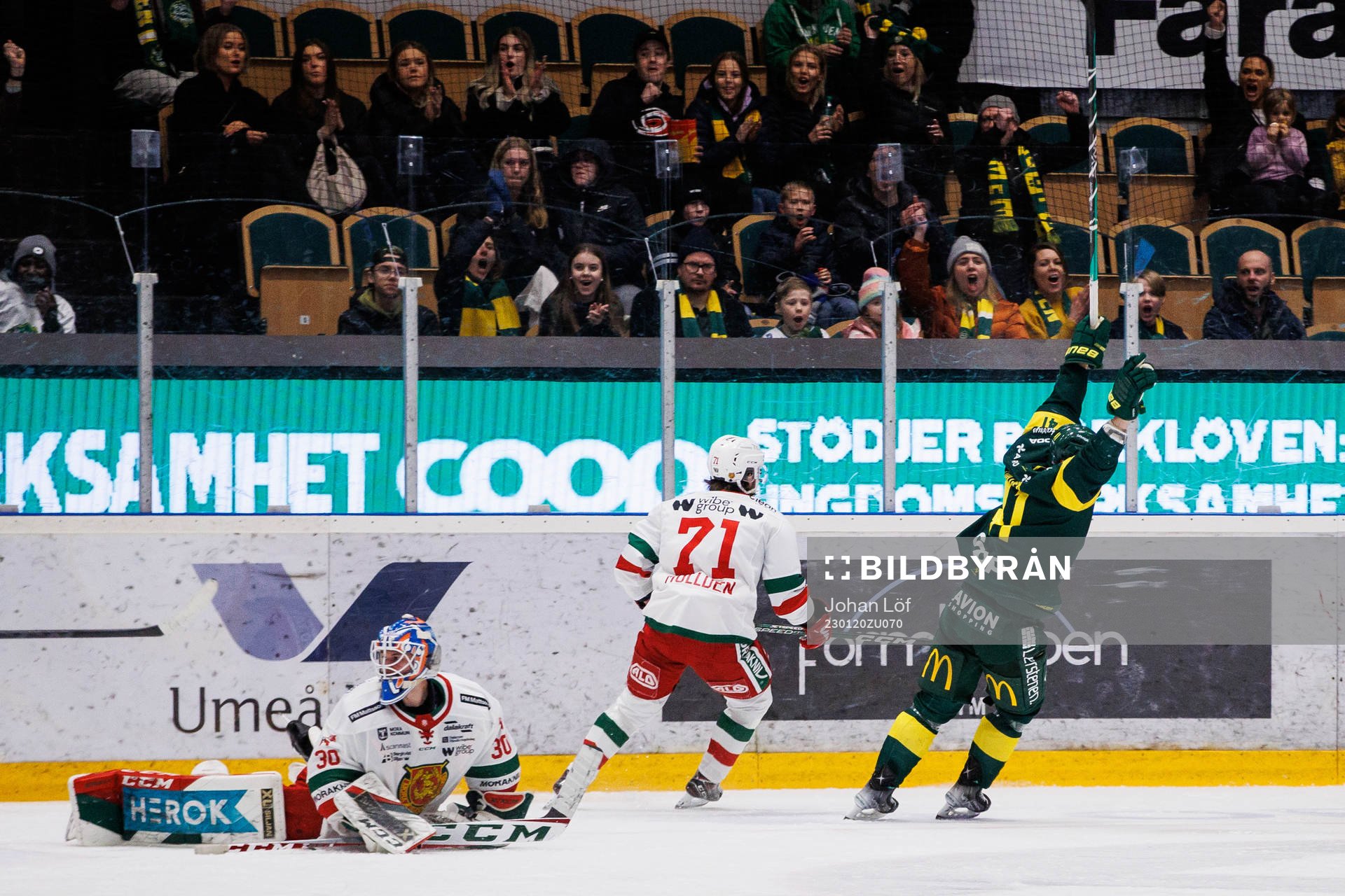 Björklövens Maxime Fortier jublar