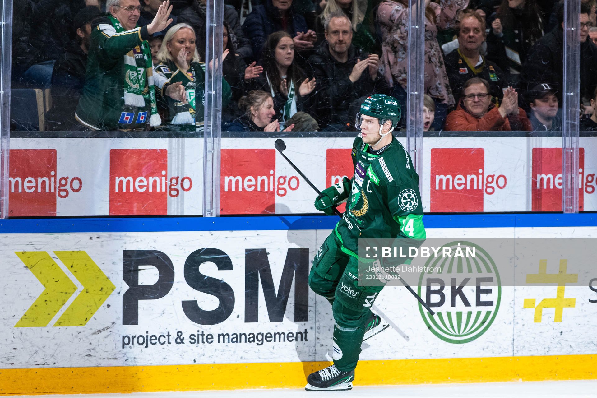 Färjestads Victor Ejdsell jublar