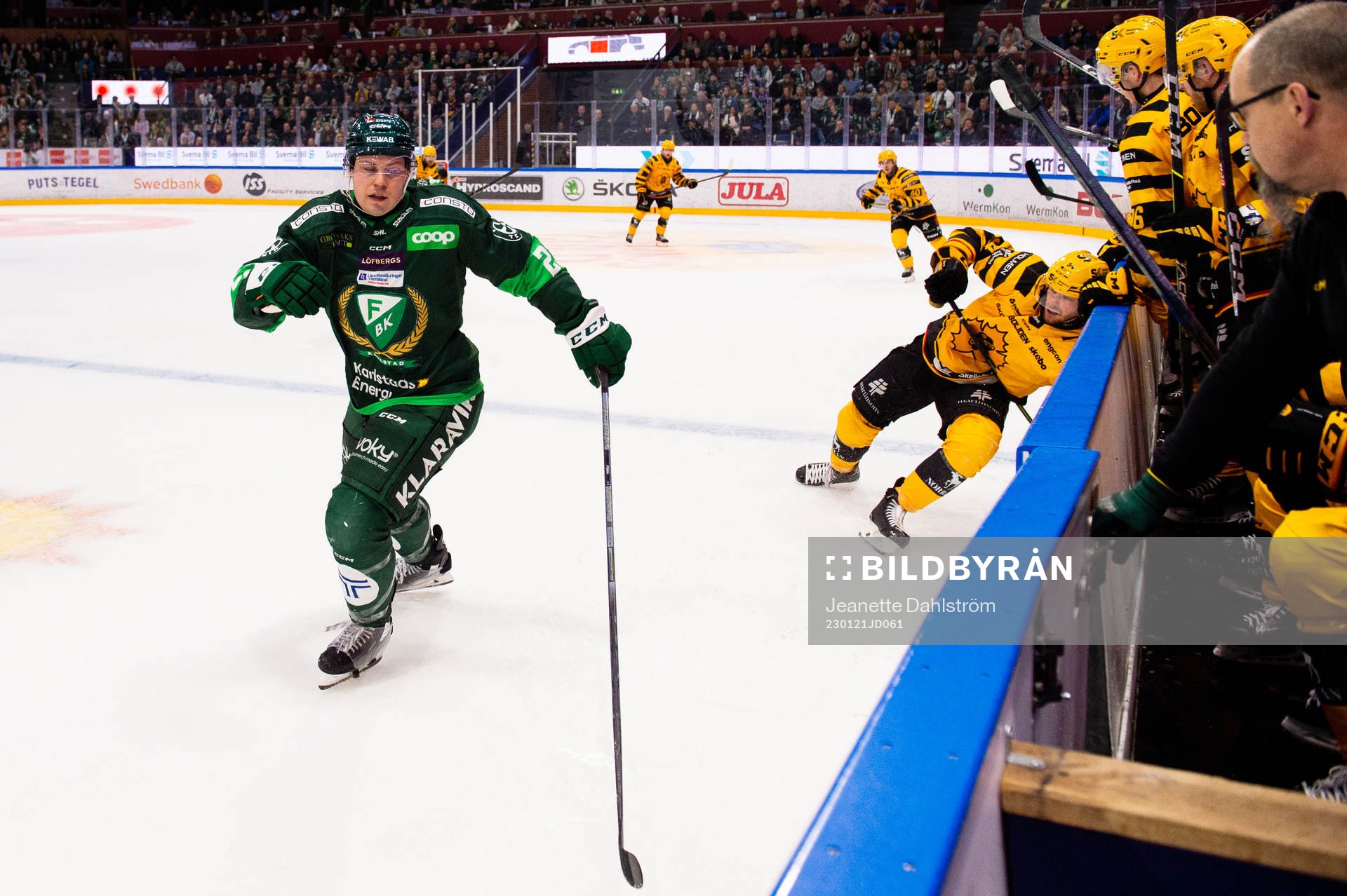 Färjestads Ville Pokka och Skellefteås Tom Kühnhackl