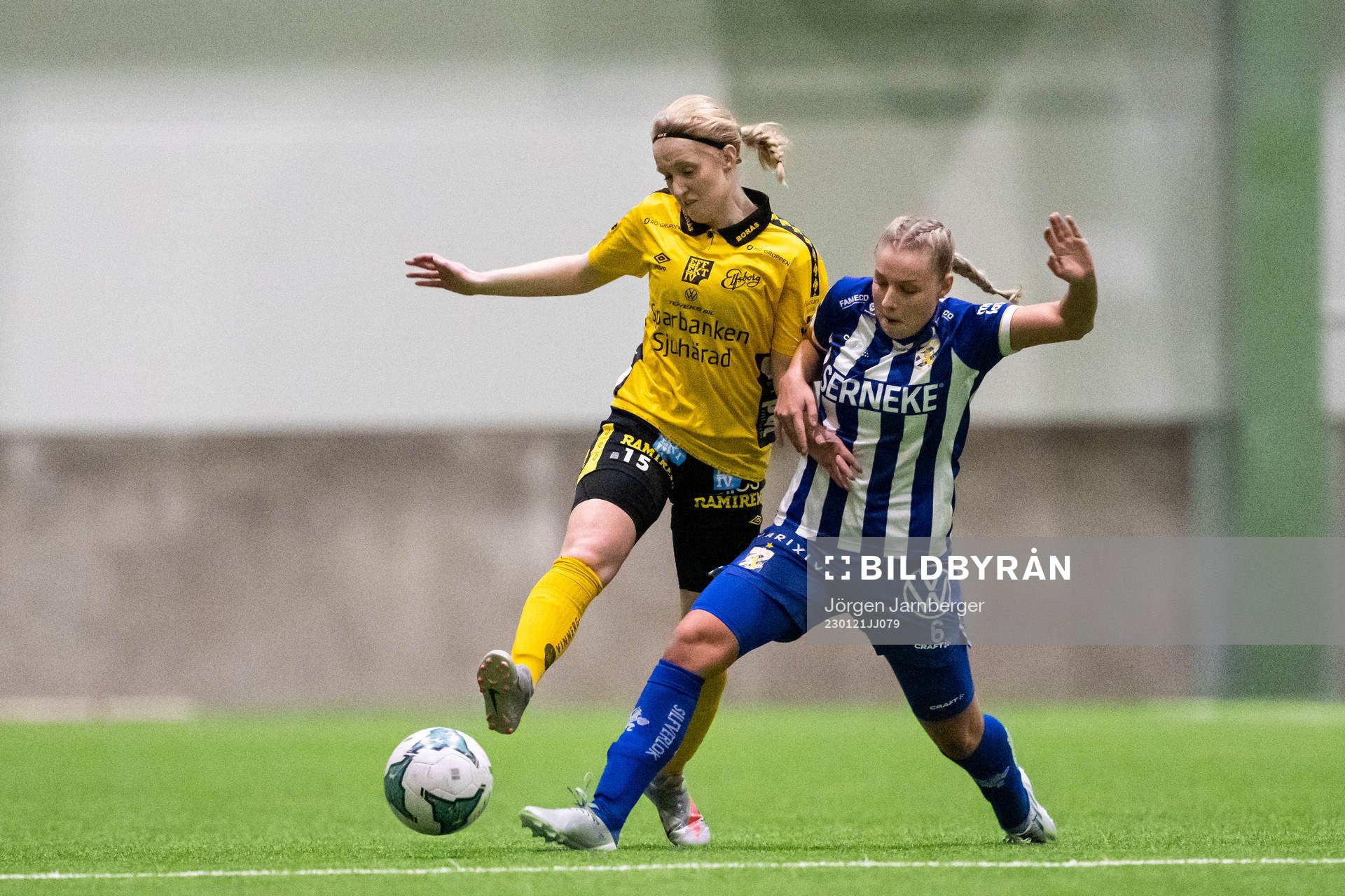Elfsborgs Alva Sjöström och IFK Göteborgs Filippa Hopkins