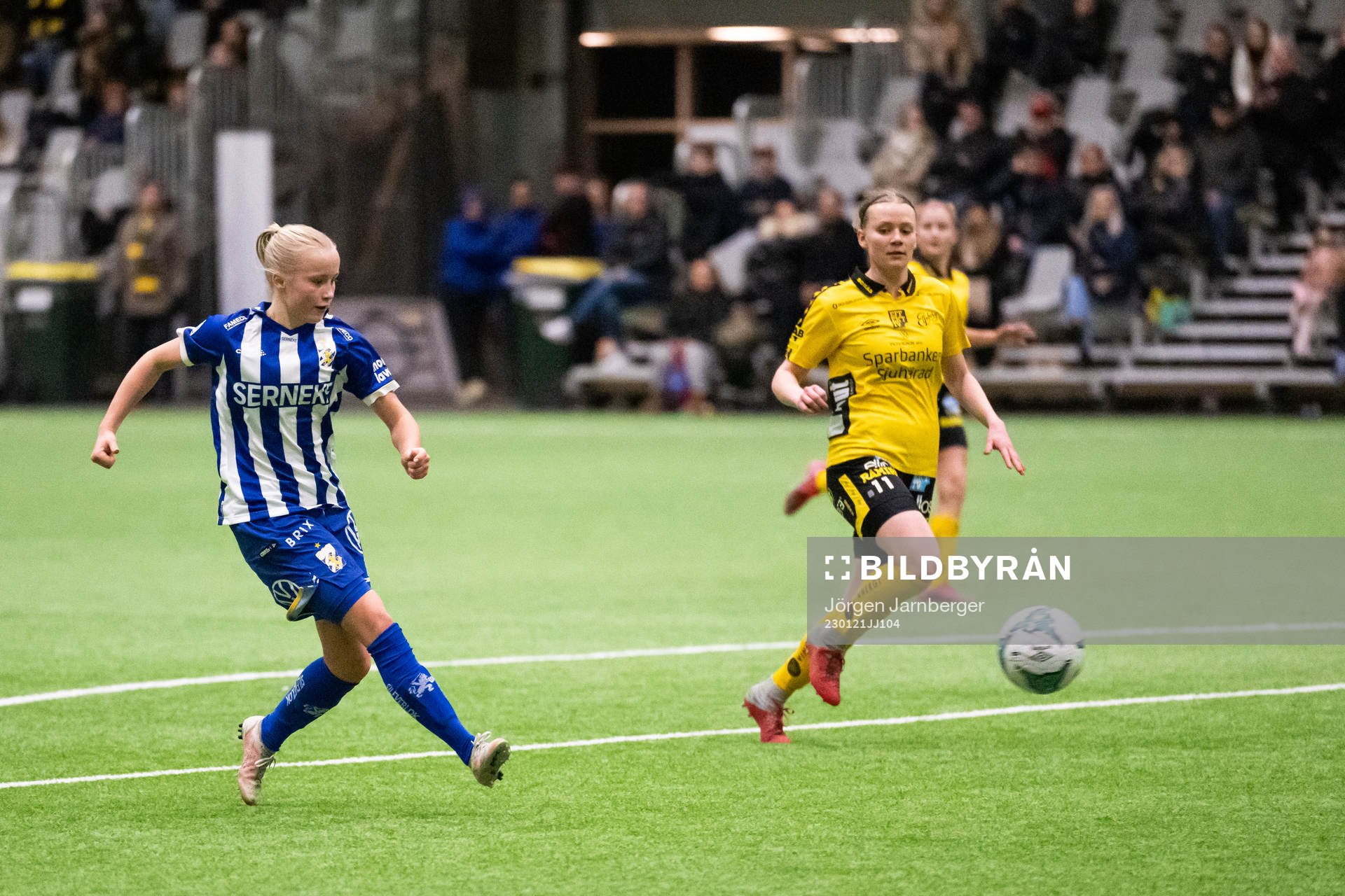 IFK Göteborgs Ida Kjellman skjuter mål