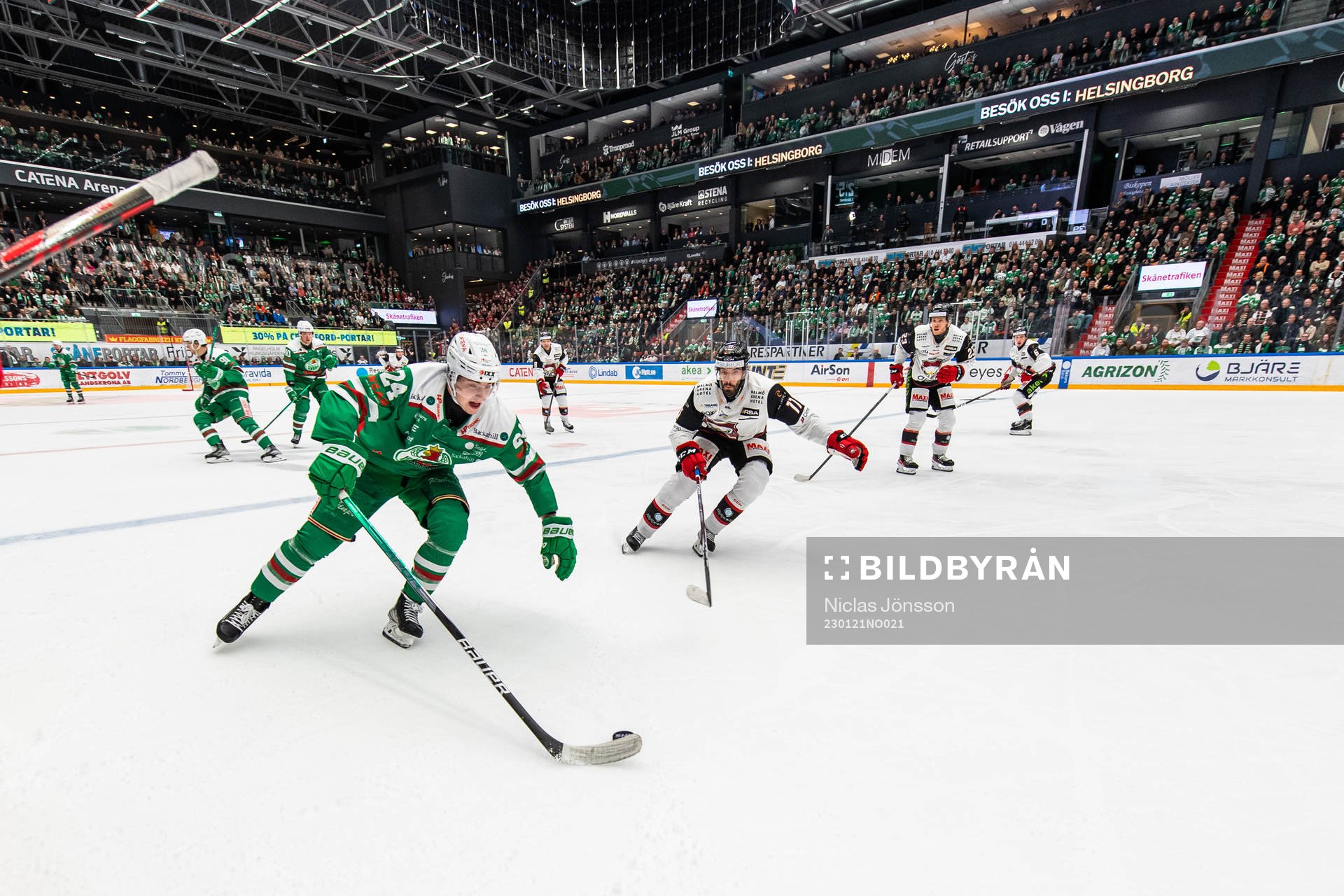 Rögles Marco Kasper och Malmö Redhawks Markus Lauridsen