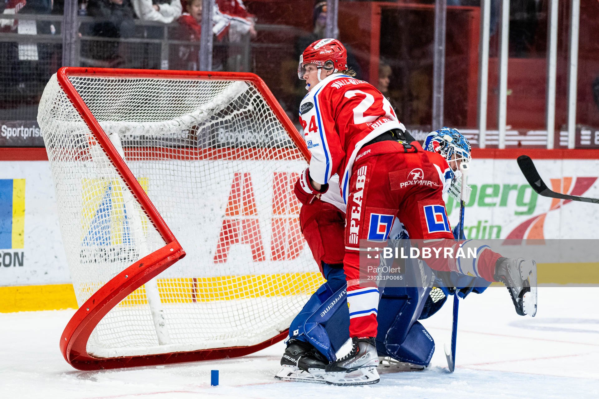 Timrås Erik Walli Walterholm och Oskarshamns målvakt Joe