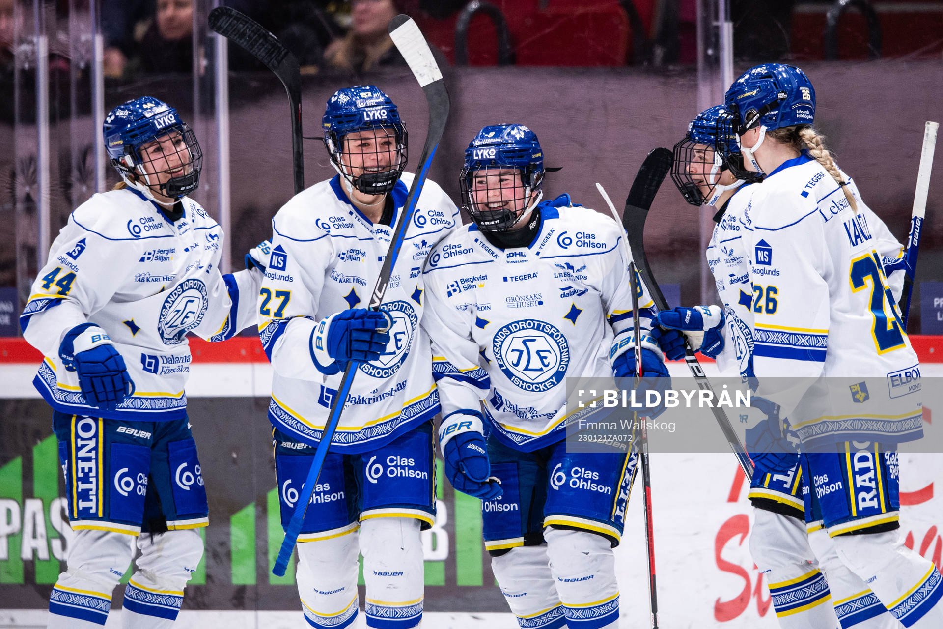 Leksands Hana Haasova jublar med Bernadette Karpf, Victoria