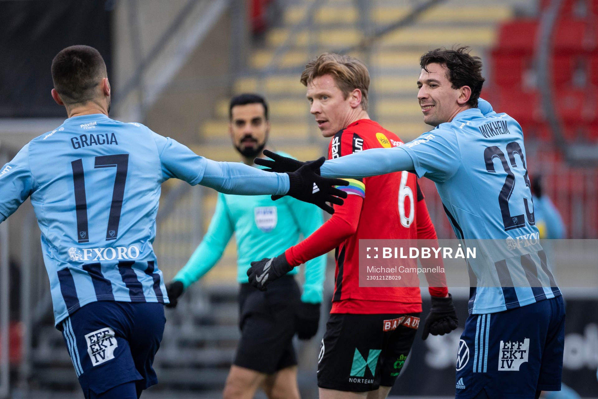 Djurgårdens Carlos Moros Garcia och Gustav Wikheim jublar