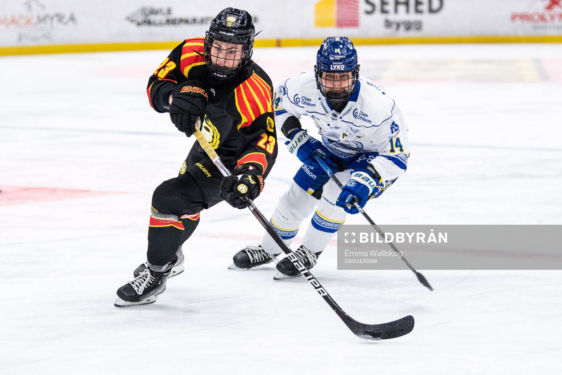 Brynäs Moa Wernblom och Leksands Noemi Ryhner