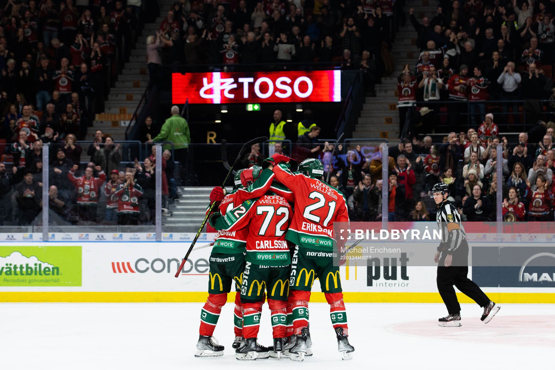 Frölundas Andreas Borgman jublar med lagkamrater