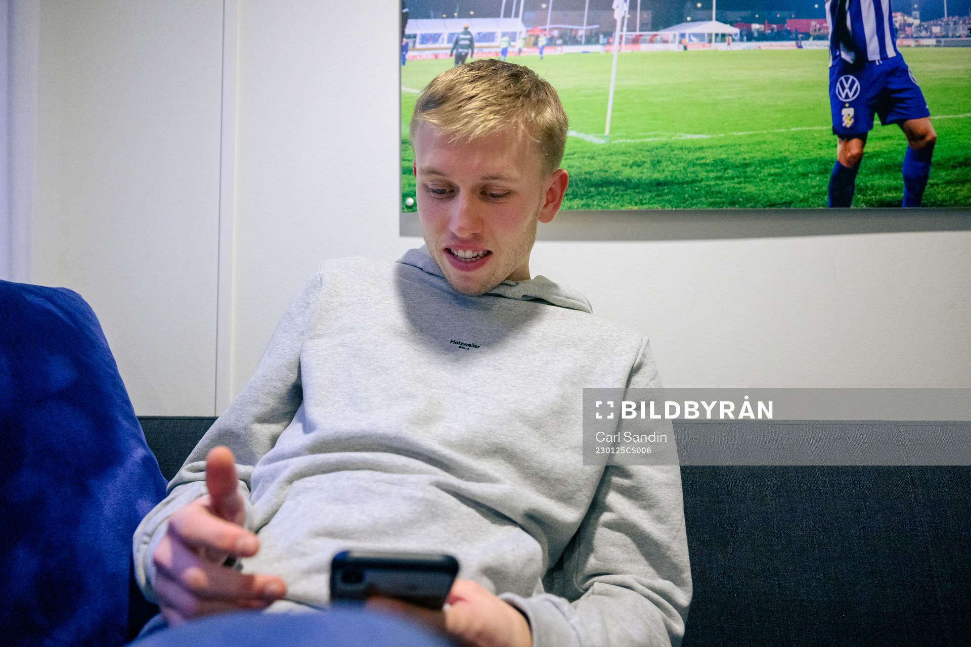 IFK Göteborgs Elias Hagen blir intervjuad