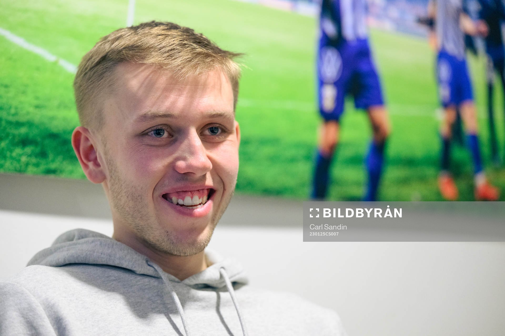 IFK Göteborgs Elias Hagen blir intervjuad