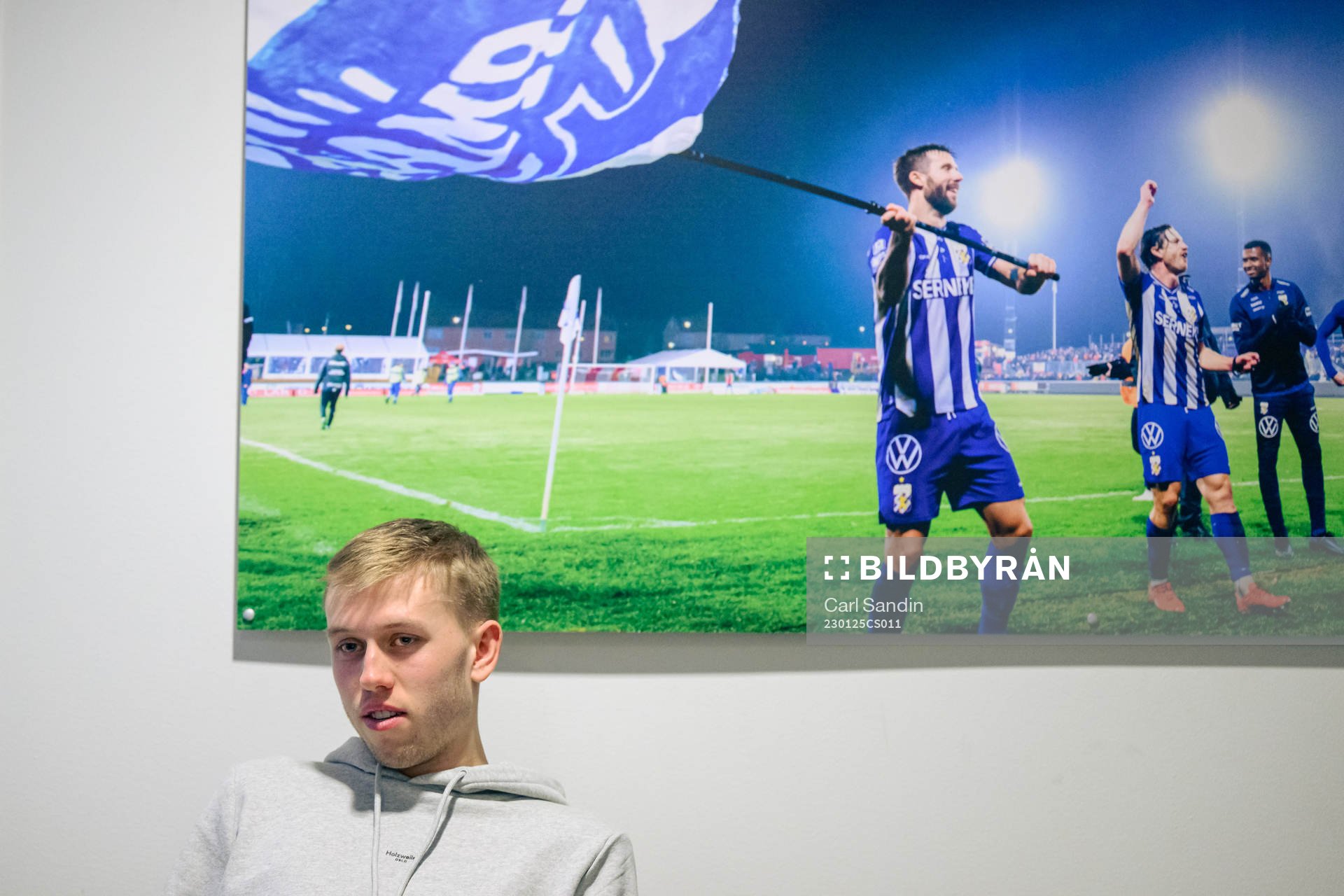 IFK Göteborgs Elias Hagen blir intervjuad