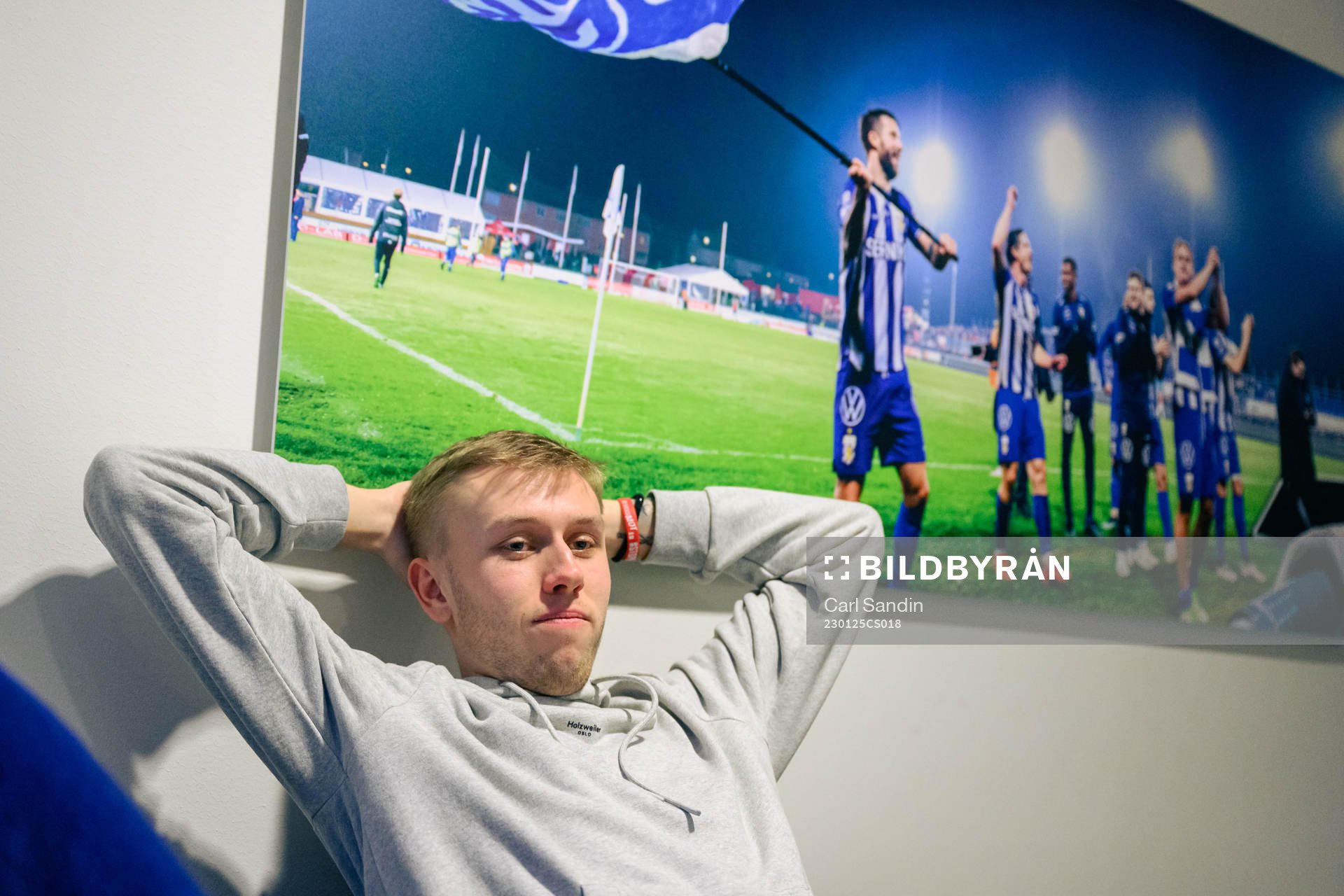 IFK Göteborgs Elias Hagen blir intervjuad