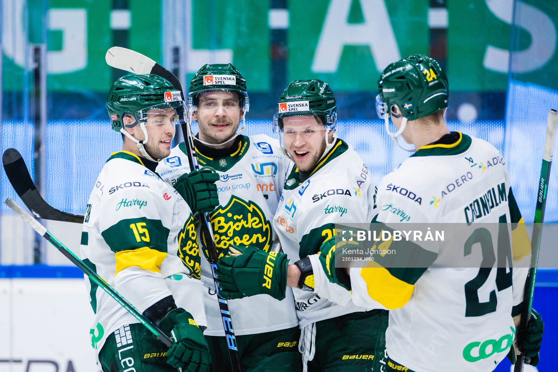 Björklövens Fredric Andersson jublar med Mattias